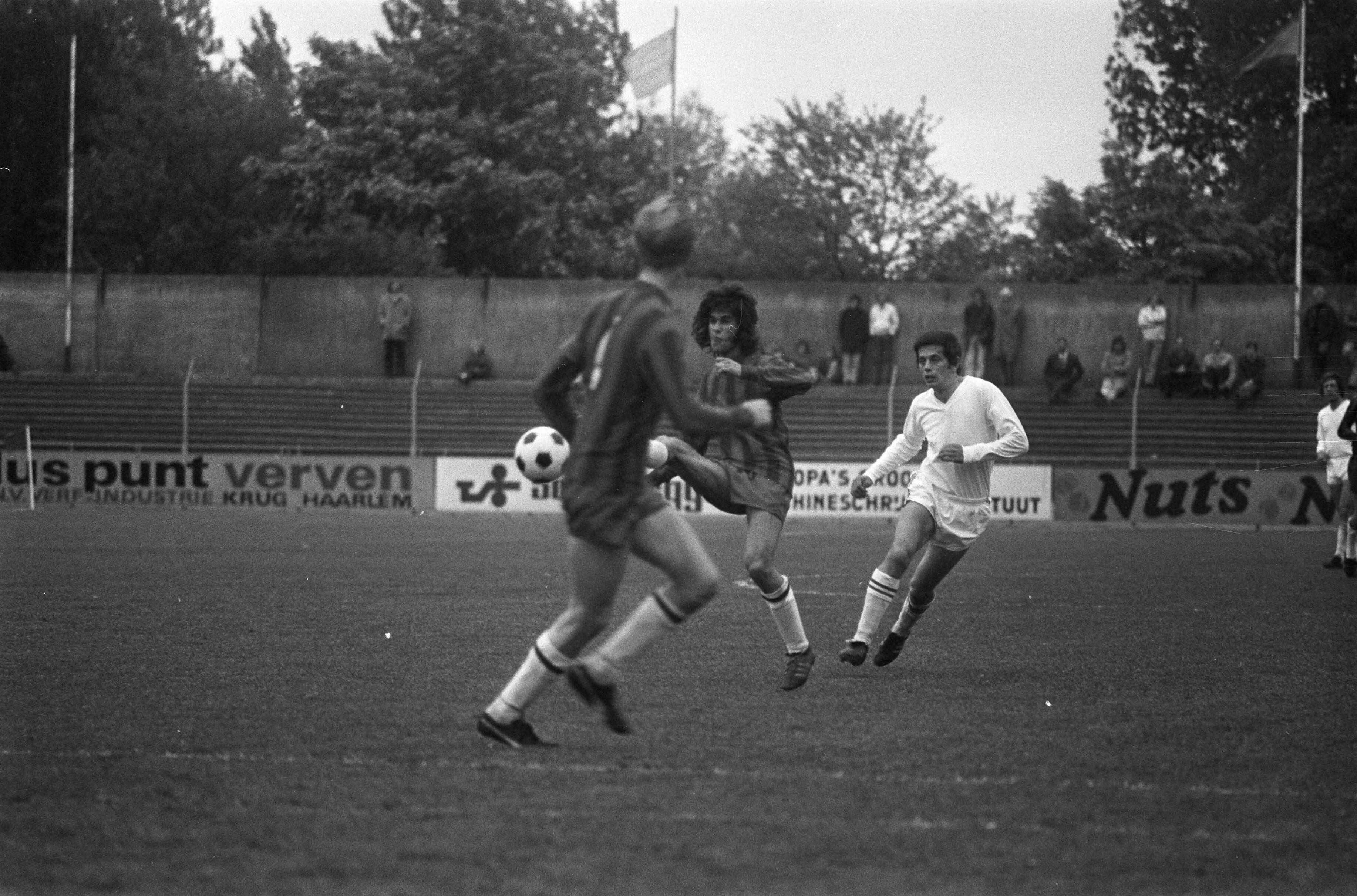 Vriendschappelijke wedstrijd HFC Haarlem - ADO Den Haag — ADO Den Haag|Haarlem|Noord-Holland|sport |voetbal |wedstrijden|HFC Haarlem — Foto: Fotograaf Onbekend / Anefo. Licentie: Set B: Rechtenvrij / Publiek Domein. Bron: Nationaal Archief. http://hdl.handle.net/10648/abea8c02-d0b4-102d-bcf8-003048976d84