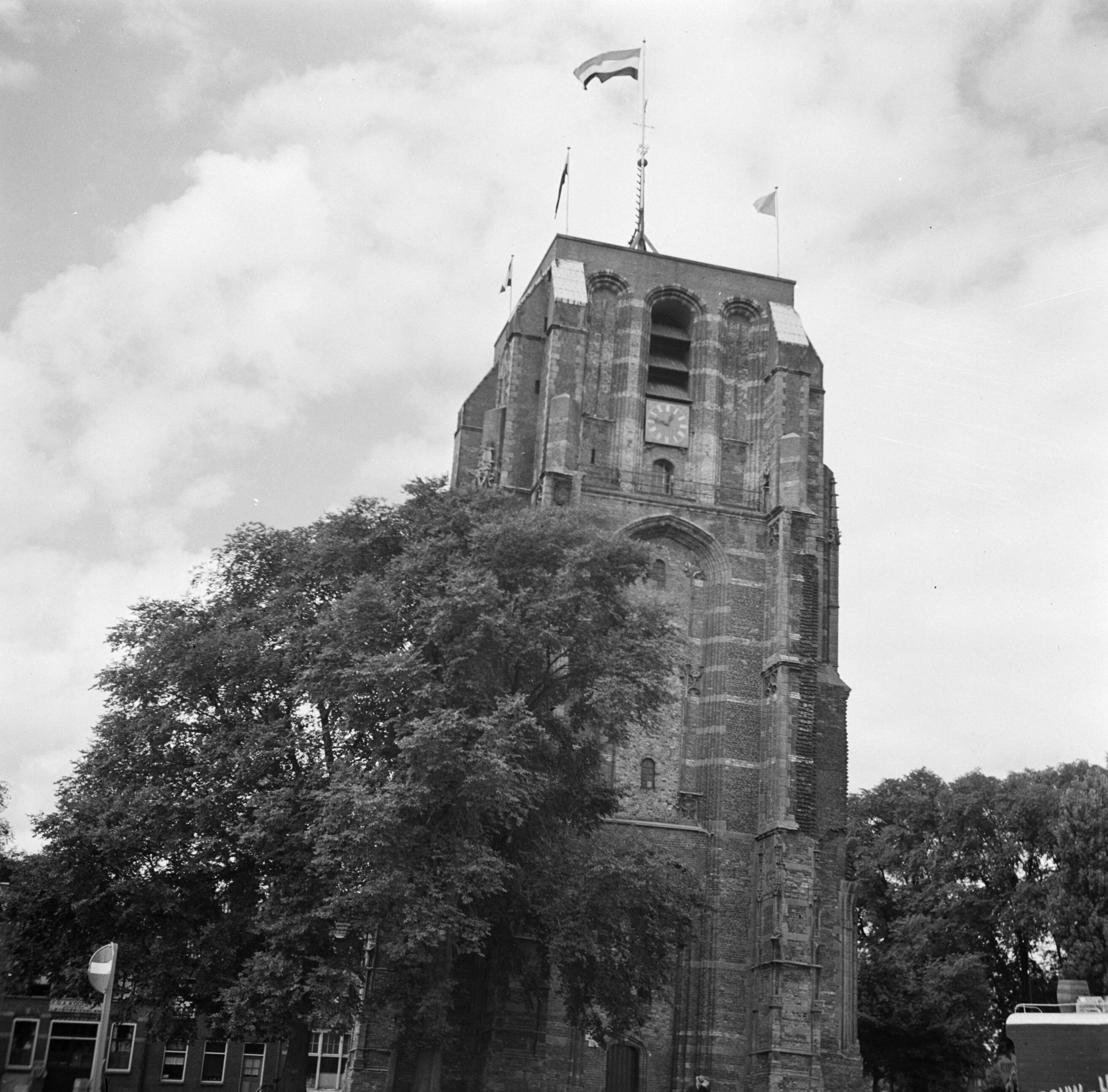 Friesland — Oldenhove in Leeuwarden — Foto: Poll, Willem van de. Licentie: Set B: Rechtenvrij / Publiek Domein. Bron: Nationaal Archief. http://hdl.handle.net/10648/aea3573a-d0b4-102d-bcf8-003048976d84
