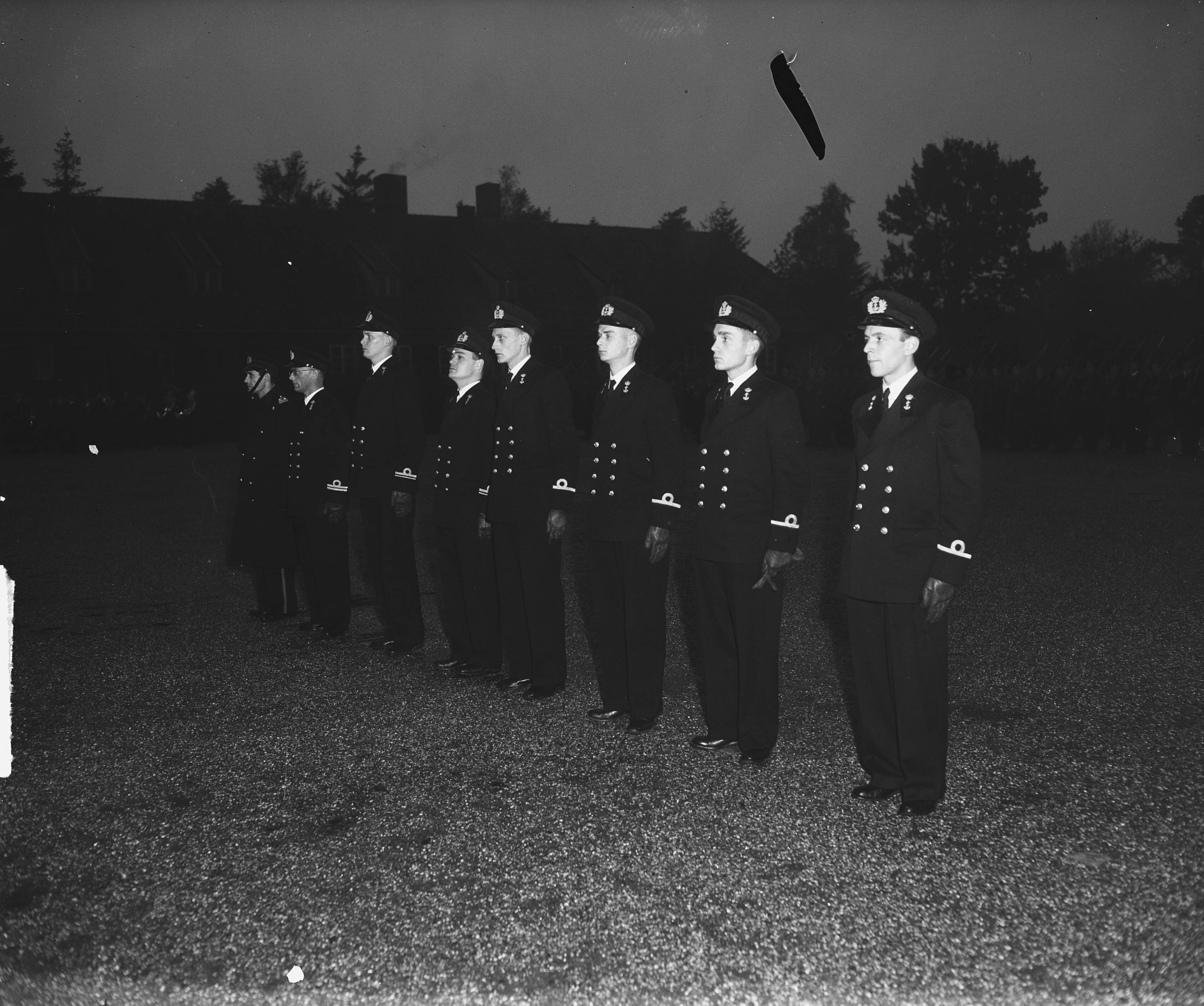 Fotocollectie Anefo — Beediging in de MOC Hilversum Marvo. Beedigde officieren / — Foto: Merk, Ben / Anefo. Licentie: Set B: Rechtenvrij / Publiek Domein. Bron: Nationaal Archief. http://hdl.handle.net/10648/a8bf797a-d0b4-102d-bcf8-003048976d84