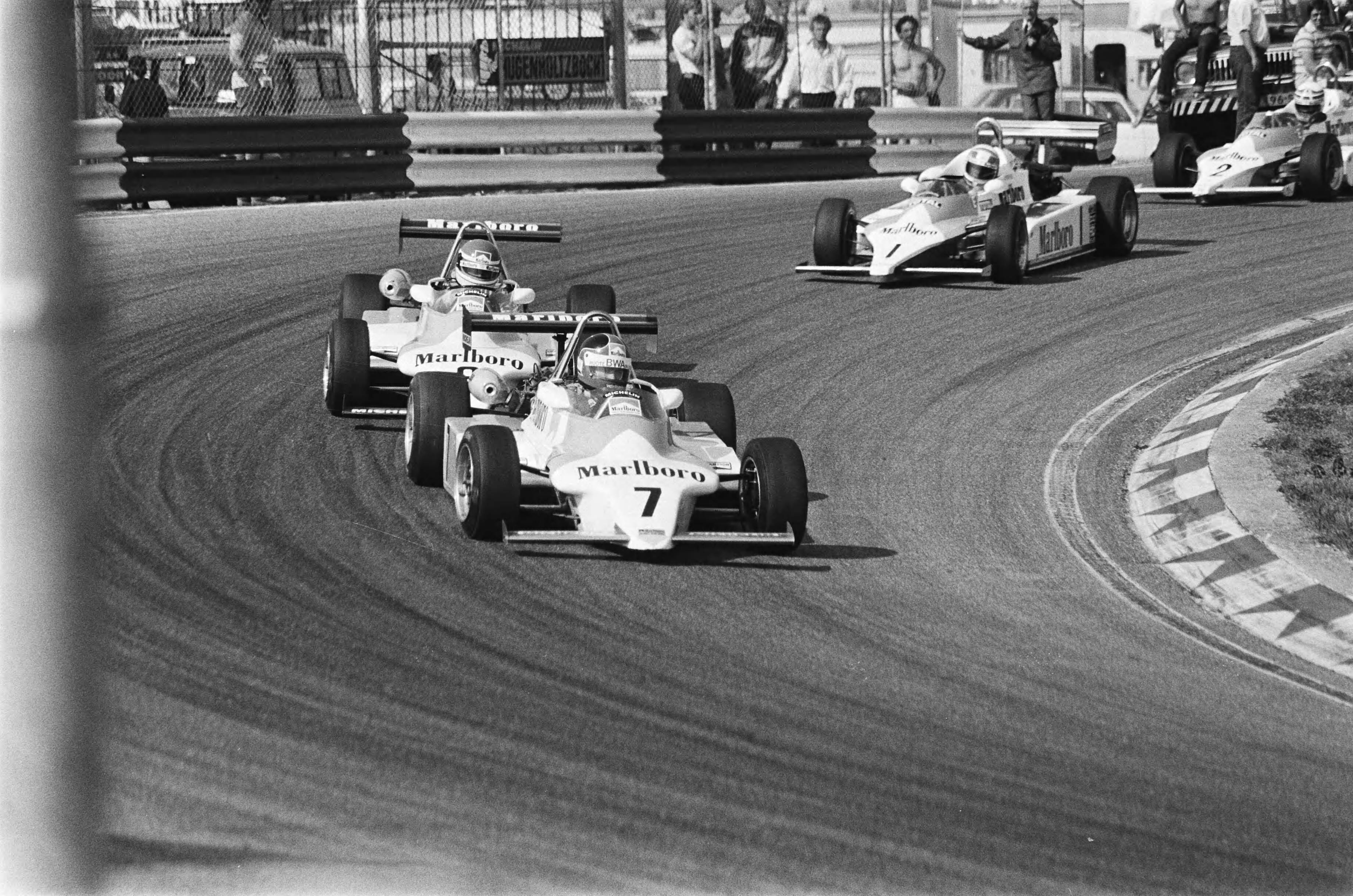 Fotocollectie Anefo — Pinksterraces op circuit van Zandvoort; formule 3 (meetellend voor EK); Larraur (nr. 7, winnaar), Ferte (nr. 1), Pirro (nr. 6), Allid (nr. 2) en Giangrassi / — Foto: Antonisse, Marcel / Anefo. Licentie: Set B: Rechtenvrij / Publiek Domein. Bron: Nationaal Archief. http://hdl.handle.net/10648/ad18c760-d0b4-102d-bcf8-003048976d84