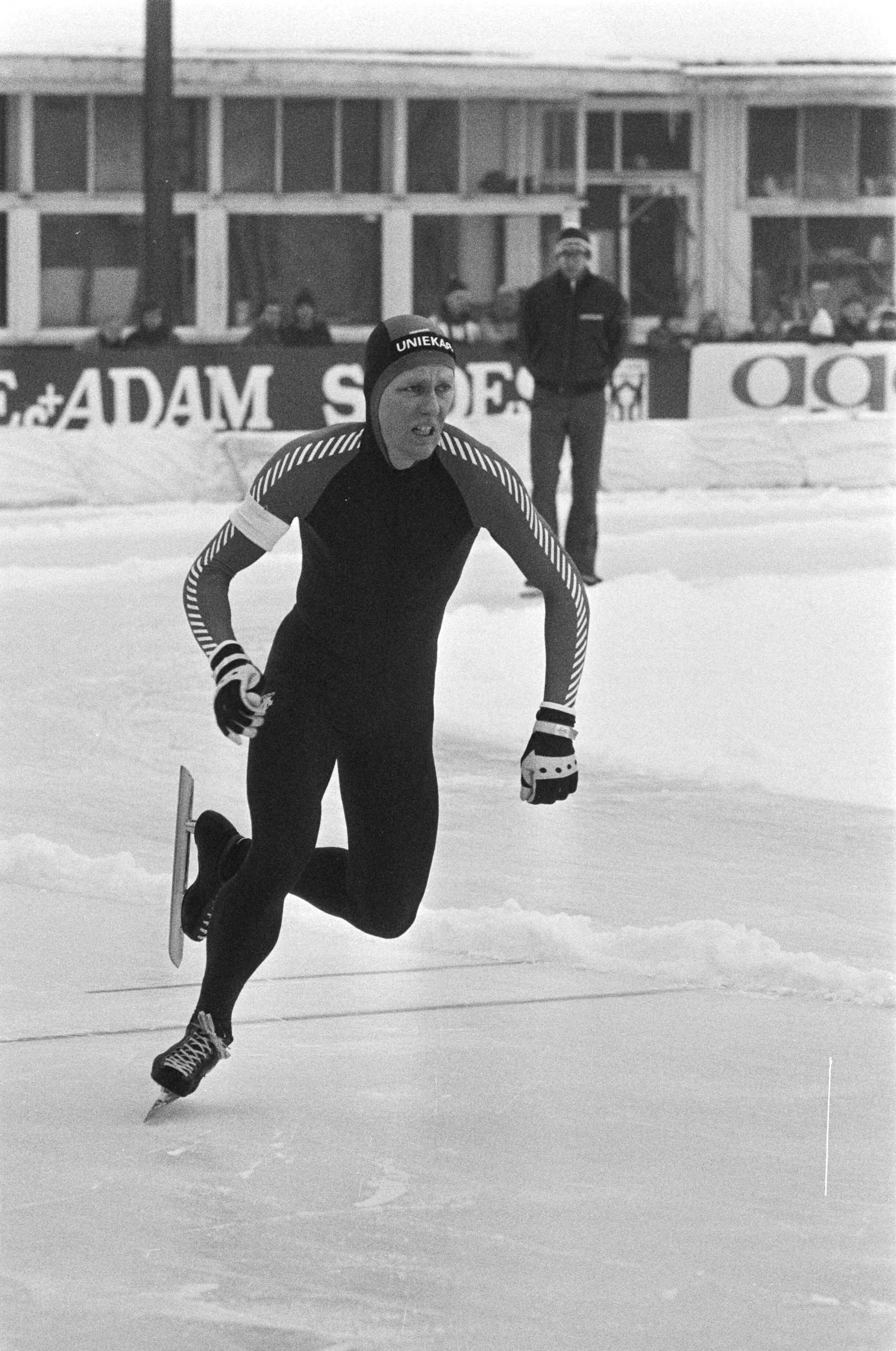 Fotocollectie Anefo — Schaatsinterland Nederland tegen Noorwegen in Groningen. Rolf Sibrandy in actie. — Foto: Dijk, Hans van / Anefo. Licentie: Set B: Rechtenvrij / Publiek Domein. Bron: Nationaal Archief. http://hdl.handle.net/10648/ad0bc8b2-d0b4-102d-bcf8-003048976d84