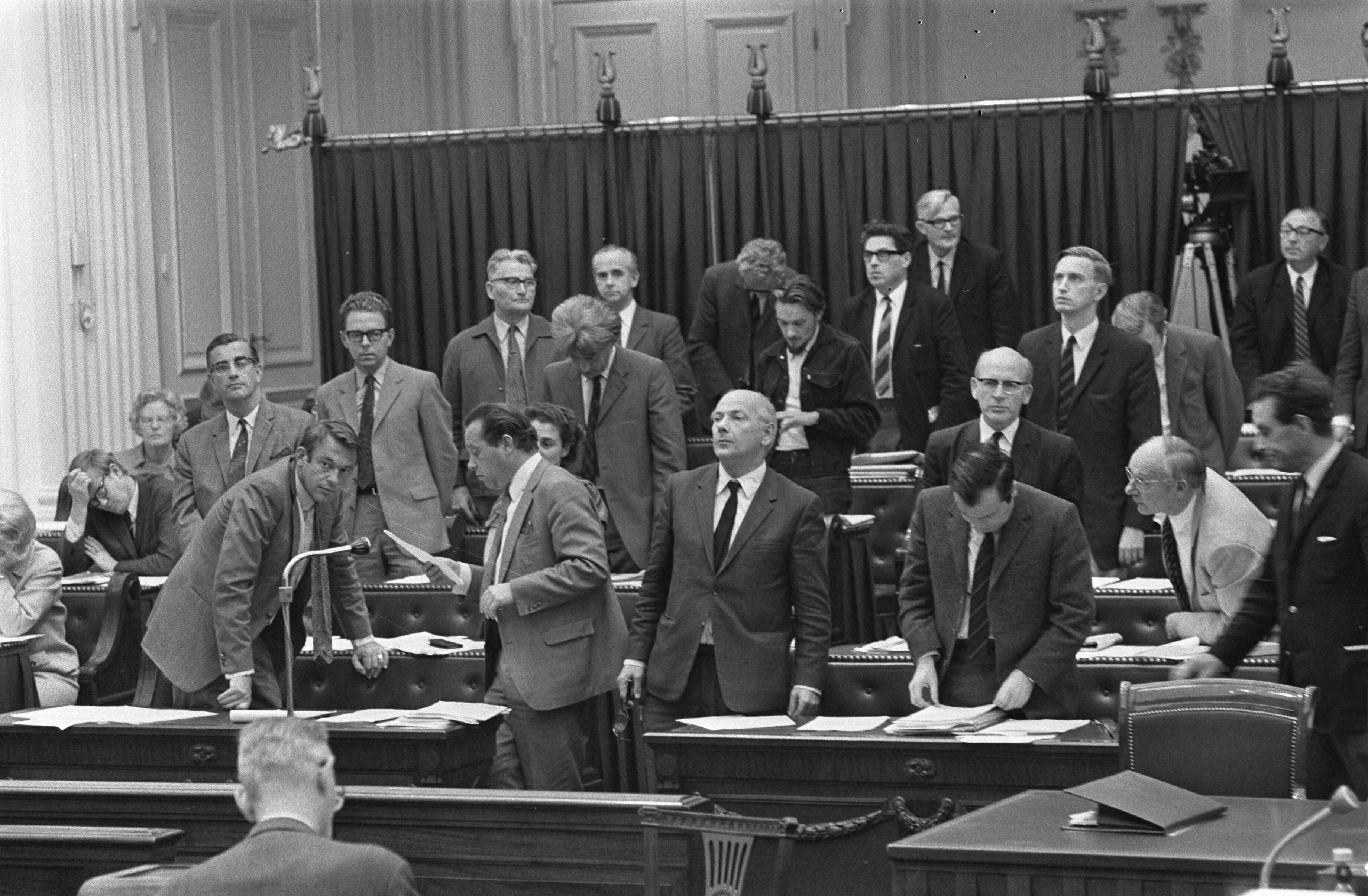 Fotocollectie Anefo — Tweede Kamer : Wet Veringa aangenomen; Den Haag ; nr. 10a: Masman (PvdA) aan het woord — Foto: Evers, Joost / Anefo. Licentie: Set B: Rechtenvrij / Publiek Domein. Bron: Nationaal Archief. http://hdl.handle.net/10648/aba4936e-d0b4-102d-bcf8-003048976d84