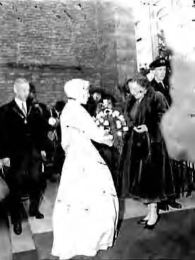 Fotocollectie Anefo — De Ruyterherdenking in Vlissingen — Foto: Behrens, Herbert F. / Anefo. Licentie: Set B: Rechtenvrij / Publiek Domein. Bron: Nationaal Archief. http://hdl.handle.net/10648/a95ac59c-d0b4-102d-bcf8-003048976d84