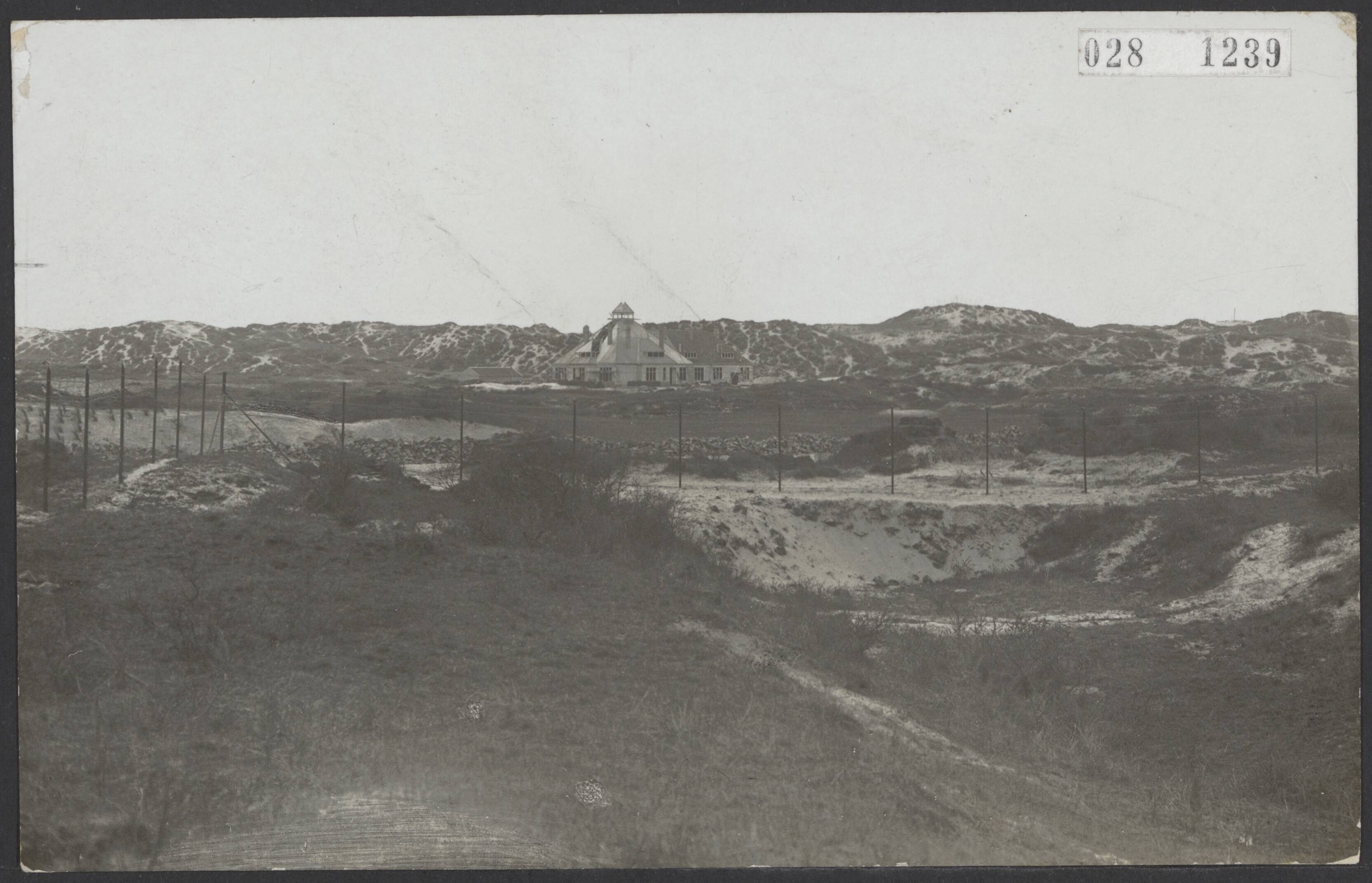 Fotocollectie Elsevier Binnenland — Landhuis "Ruigenhoek" achter de Scheveningse watertoren, vakantiehuis van de koninklijke familie — Foto: Tol, Petrus van. Licentie: Set B: Rechtenvrij / Publiek Domein. Bron: Nationaal Archief. http://hdl.handle.net/10648/ade02c60-d0b4-102d-bcf8-003048976d84