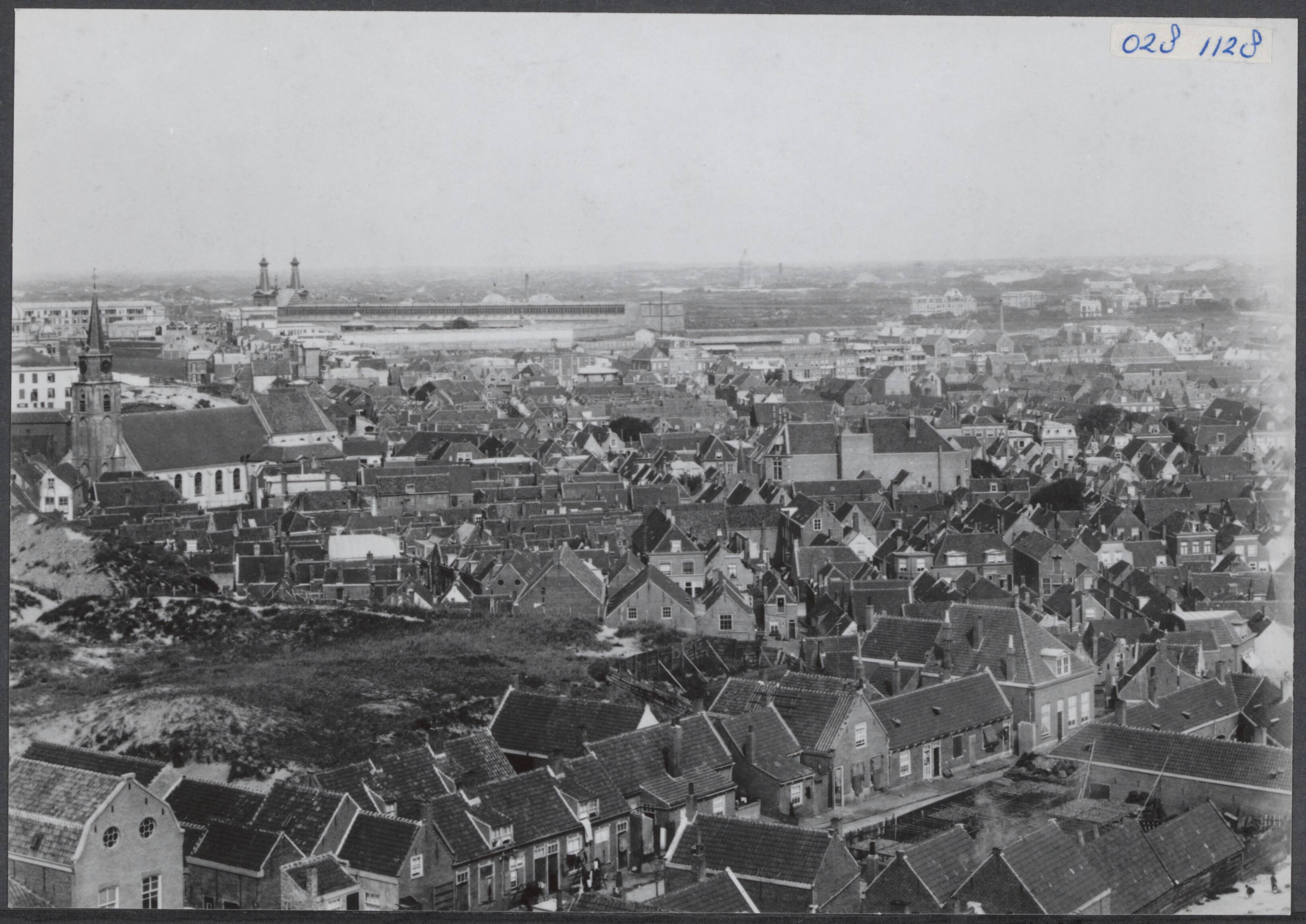 Fotocollectie Elsevier Binnenland — Panorama van Scheveningen vanaf de vuurtoren — Foto: Onbekend / Publiek Domein of Rechtenvrij. Licentie: Set B: Rechtenvrij / Publiek Domein. Bron: Nationaal Archief. http://hdl.handle.net/10648/addfd8aa-d0b4-102d-bcf8-003048976d84