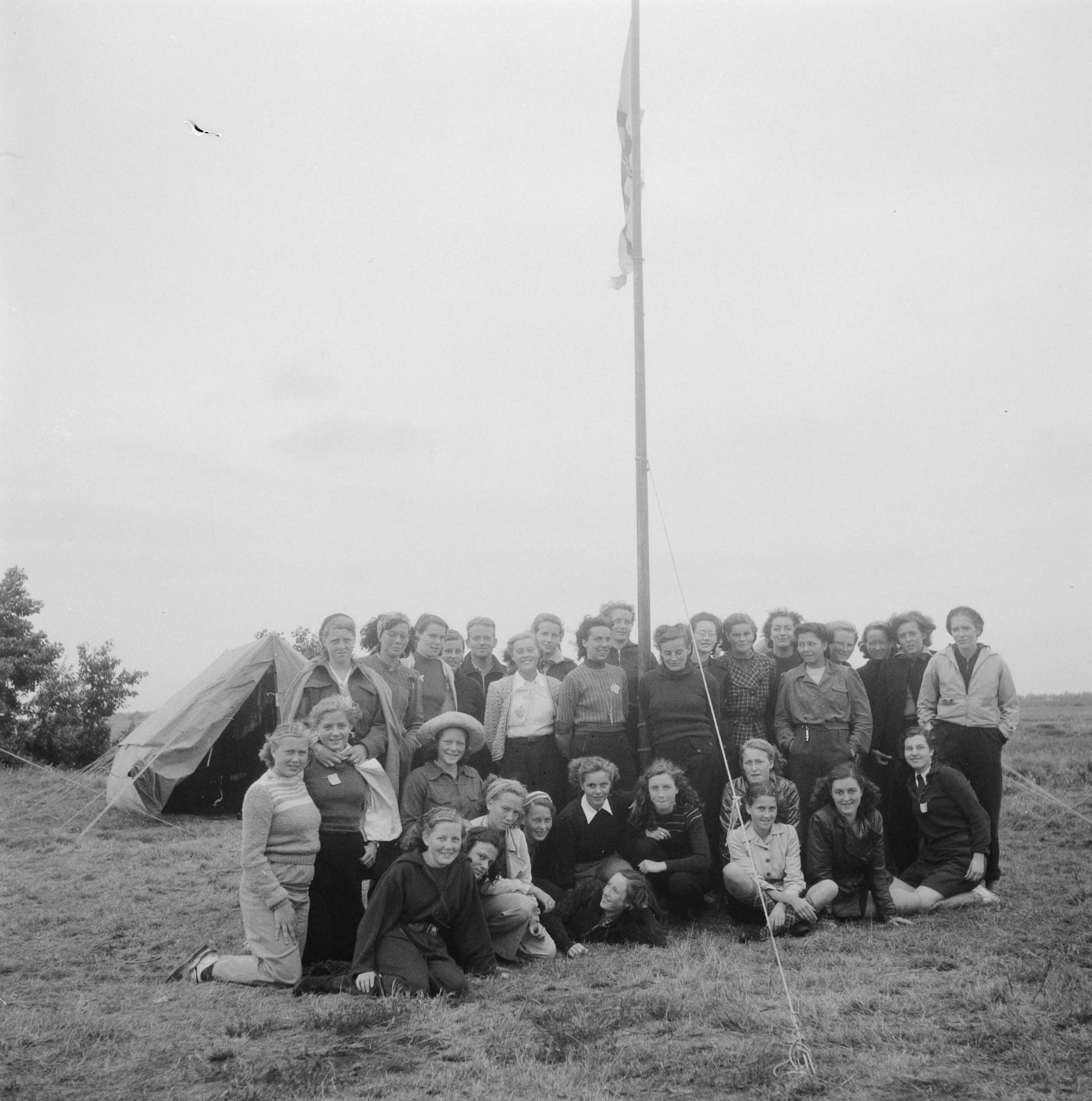 Fotocollectie Anefo — Kamp VCJC Vinkeveen — Foto: Noske, J.D. / Anefo. Licentie: Set B: Rechtenvrij / Publiek Domein. Bron: Nationaal Archief. http://hdl.handle.net/10648/a8bb68f8-d0b4-102d-bcf8-003048976d84