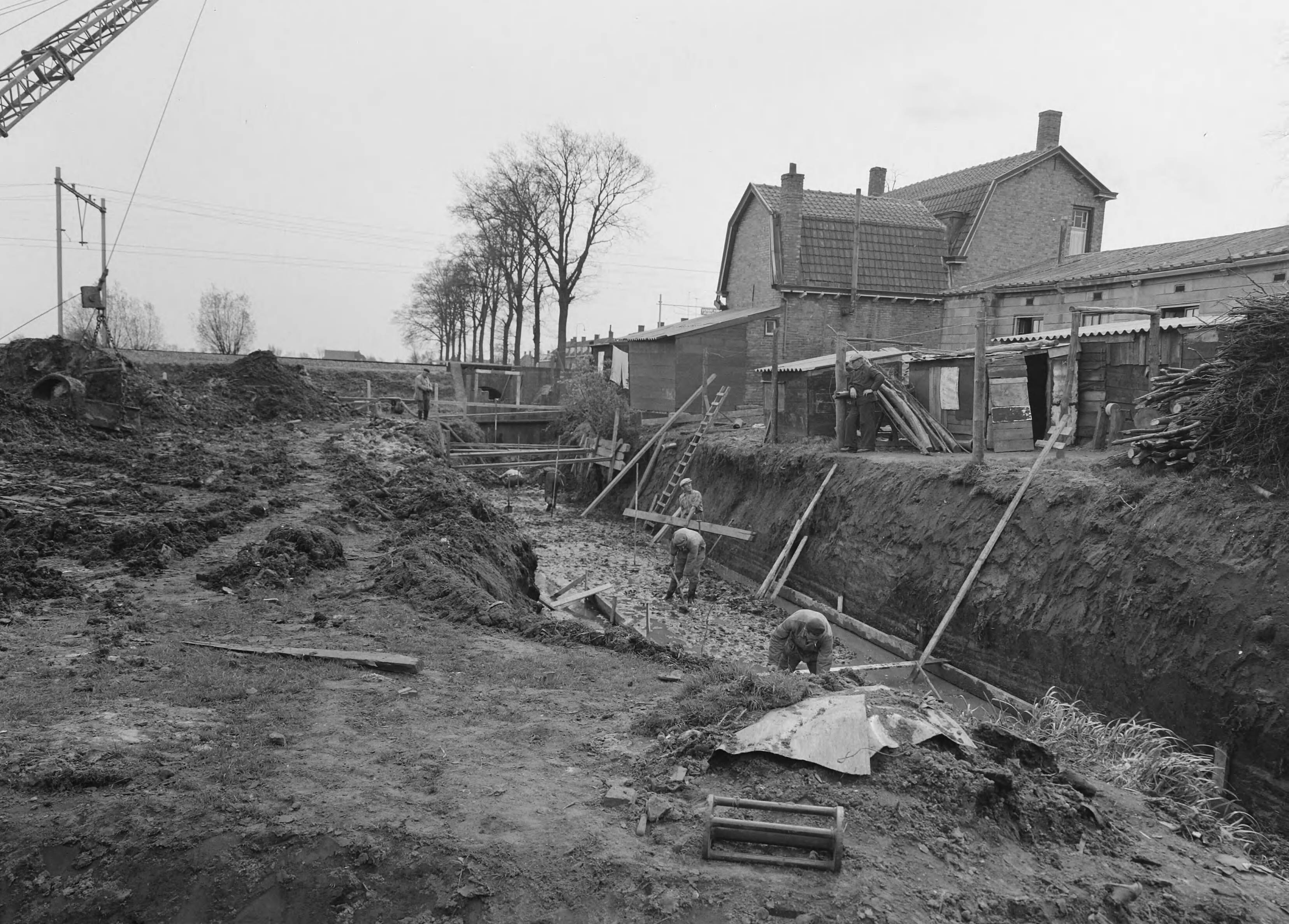 Fotocollectie Nederlandse Heidemaatschappij — Overkluizing Bransevaart-Turfvaart gemeent Etten en Leur — Foto: Eyssen, [...] / Heidemij. Licentie: Set B: Rechtenvrij / Publiek Domein. Bron: Nationaal Archief. http://hdl.handle.net/10648/ae5f16a6-d0b4-102d-bcf8-003048976d84