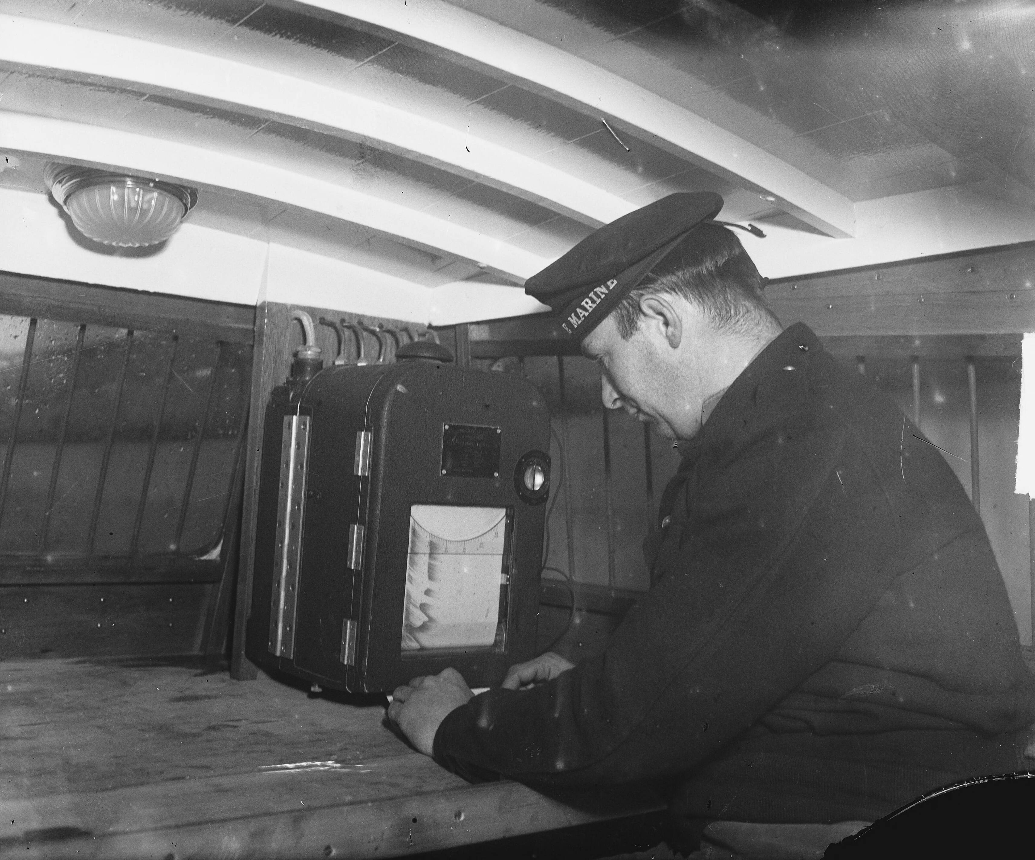 Fotocollectie Anefo — Tocht met de "Zeefakkel" vanuit Zoutkamp — Foto: Merk, Ben / Anefo. Licentie: Set B: Rechtenvrij / Publiek Domein. Bron: Nationaal Archief. http://hdl.handle.net/10648/a8c6a20e-d0b4-102d-bcf8-003048976d84