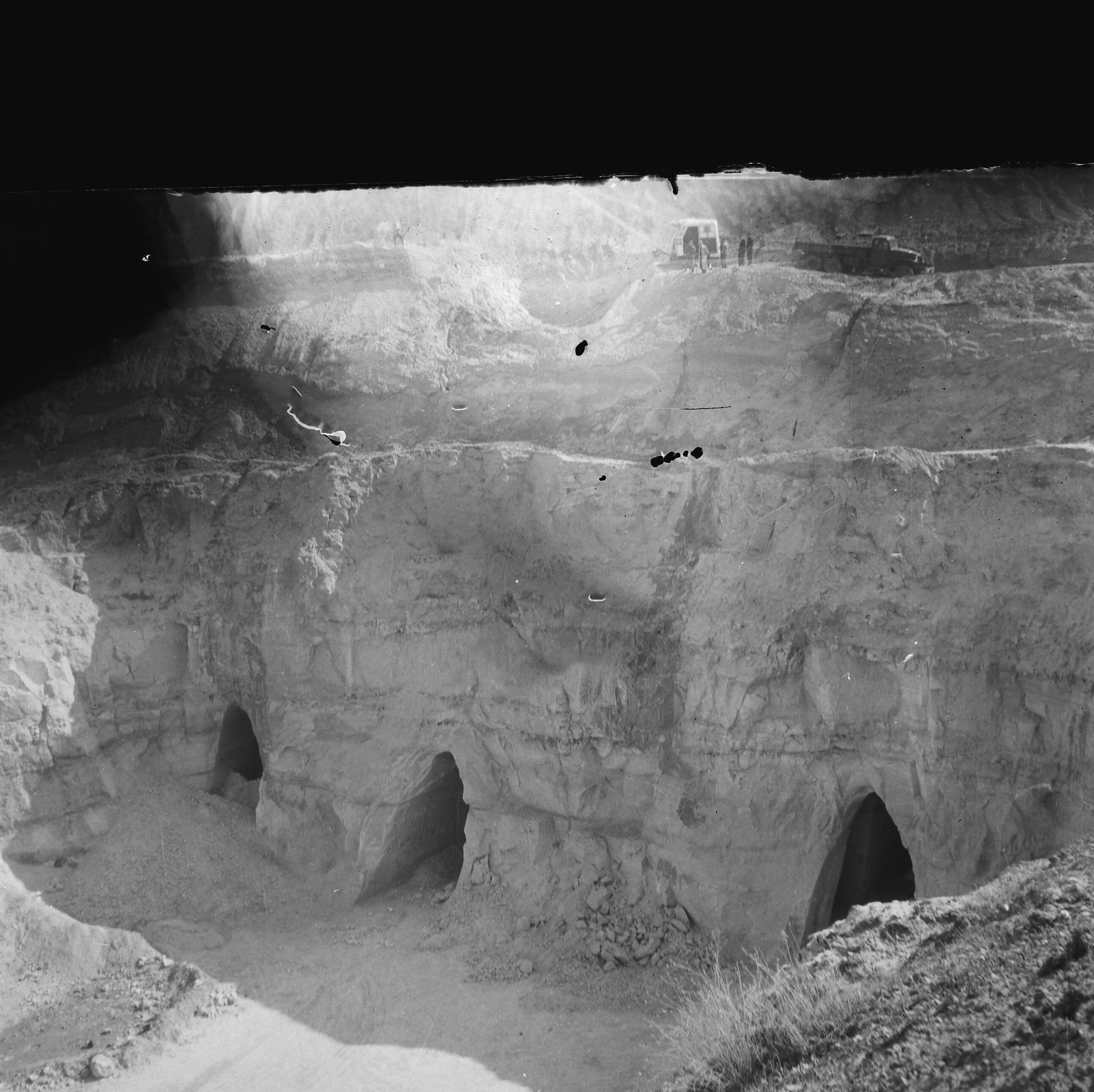 Fotocollectie Arbeidsinspectie — 5x6 Afgravingen door NV Kalkmergelmaatschappij Sint Pietersberg, Maastricht — Foto: Onbekend / Publiek Domein of Rechtenvrij. Licentie: Set B: Rechtenvrij / Publiek Domein. Bron: Nationaal Archief. http://hdl.handle.net/10648/ad9f4d4e-d0b4-102d-bcf8-003048976d84