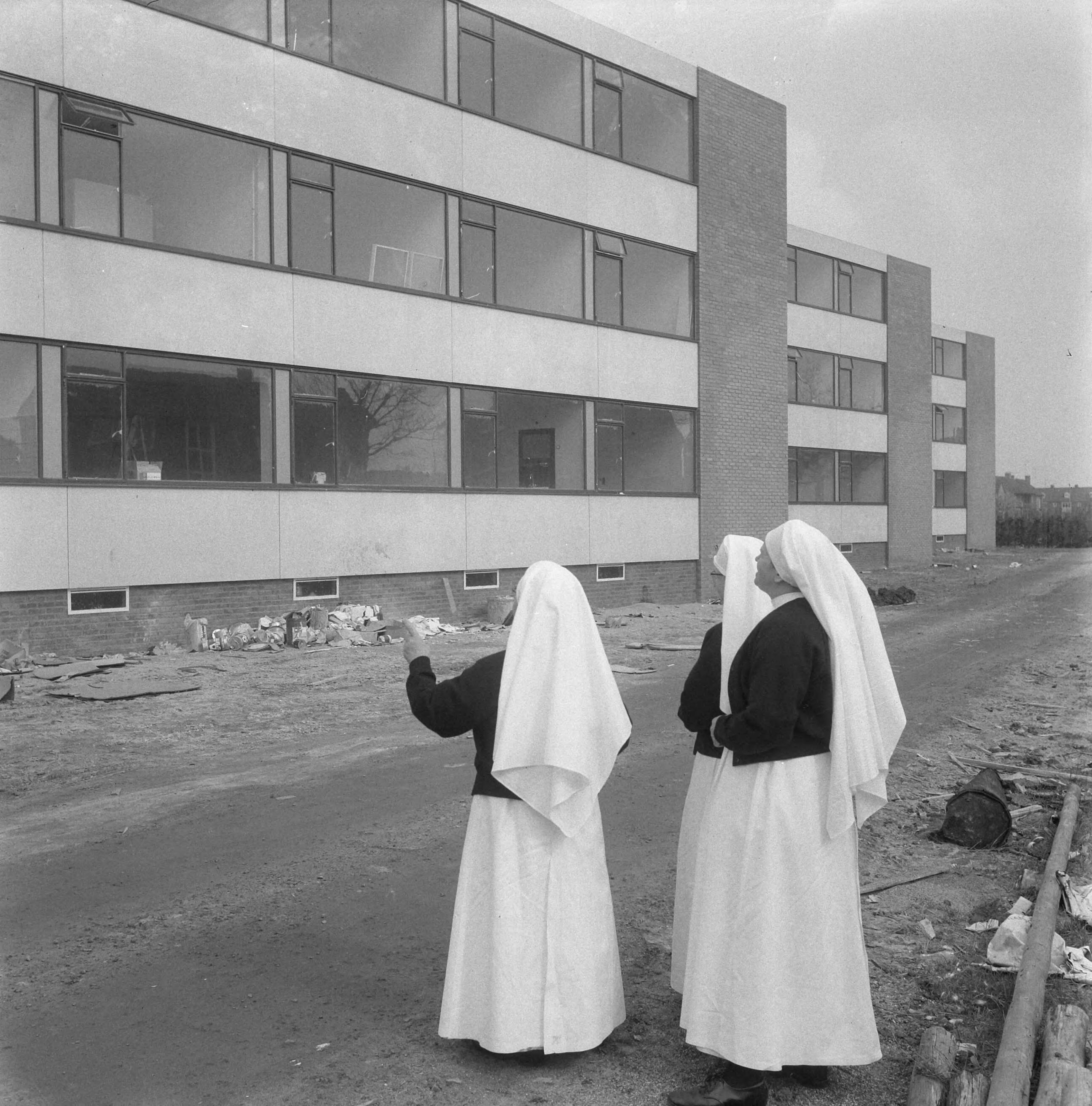 Fotocollectie Anefo — De nieuwe bisschop van Breda, mgr. G.H. de Vet — Foto: Nijs, Jac. de / Anefo. Licentie: Set B: Rechtenvrij / Publiek Domein. Bron: Nationaal Archief. http://hdl.handle.net/10648/a9fed862-d0b4-102d-bcf8-003048976d84