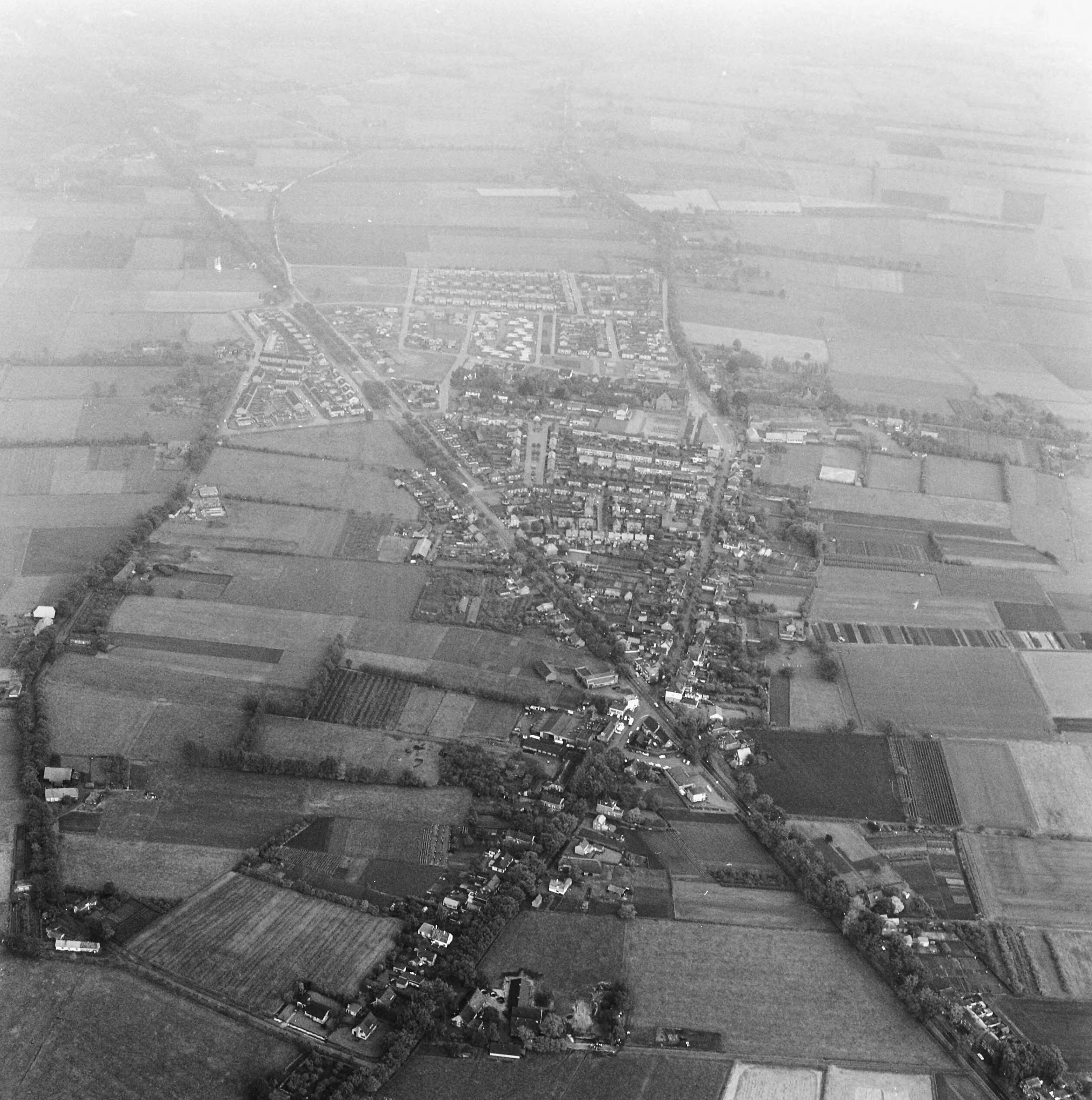Fotocollectie Nederlandse Heidemaatschappij — Luchtopname. Teteringen — Foto: Fotograaf Onbekend / Heidemij. Licentie: Set B: Rechtenvrij / Publiek Domein. Bron: Nationaal Archief. http://hdl.handle.net/10648/ae500c24-d0b4-102d-bcf8-003048976d84