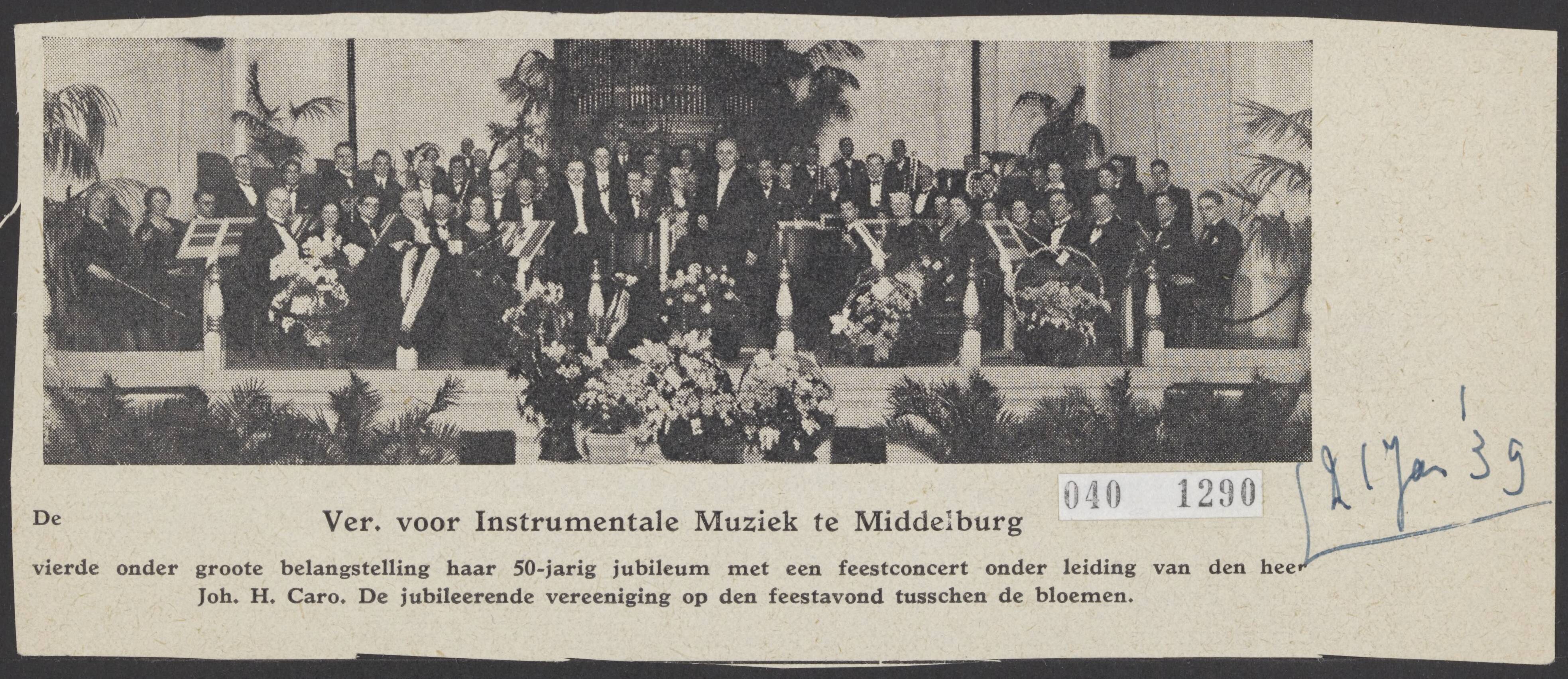 Fotocollectie Elsevier Binnenland — Vereniging voor Instrumentale Muziek te Middelburg vierde onder grote belangstelling haar 50-jarig jubileum met een feestconcert onder leiding van de heer Joh. H. Caro — Foto: Onbekend / Publiek Domein of Rechtenvrij. Licentie: Set B: Rechtenvrij / Publiek Domein. Bron: Nationaal Archief. http://hdl.handle.net/10648/adf57e1c-d0b4-102d-bcf8-003048976d84