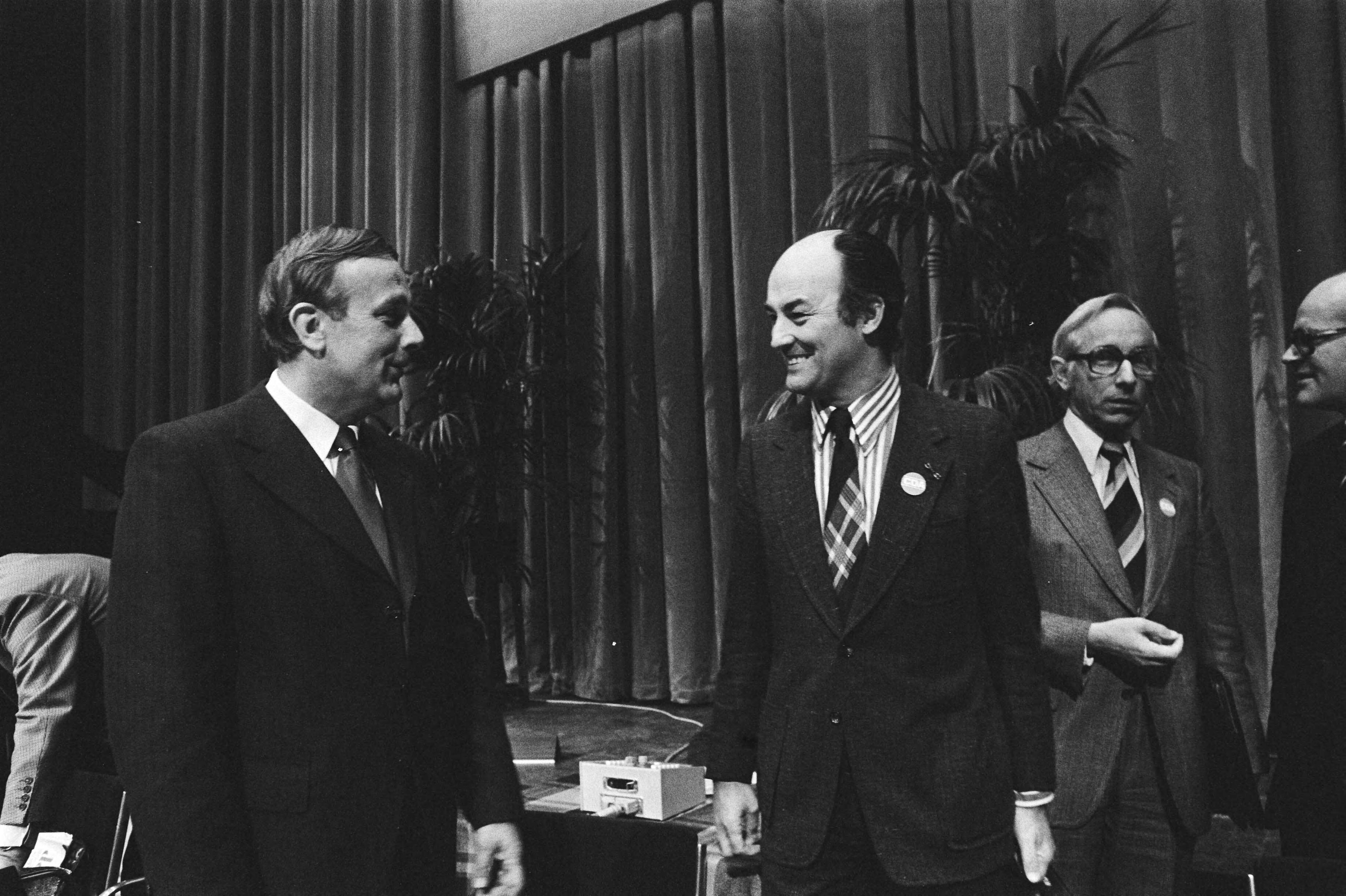 Fotocollectie Anefo — CDA-congres in Den Haag (1e dag); Steenkamp en Aantjes — Foto: Verhoeff, Bert / Anefo. Licentie: Set B: Rechtenvrij / Publiek Domein. Bron: Nationaal Archief. http://hdl.handle.net/10648/ac91bc70-d0b4-102d-bcf8-003048976d84