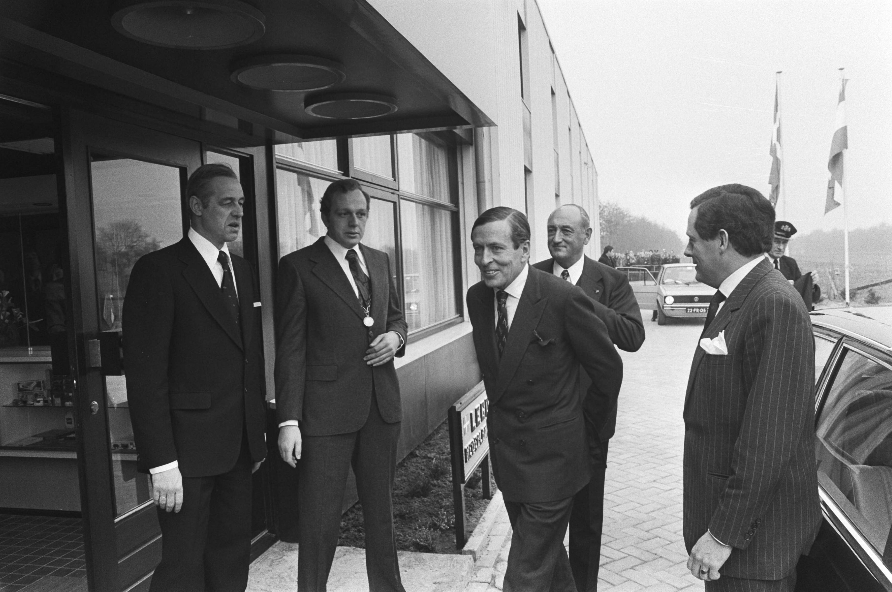 Fotocollectie Anefo — Prins Claus opent Lego Nederland in Grootegast te Groningen — Foto: Bogaerts, Rob / Anefo. Licentie: Set B: Rechtenvrij / Publiek Domein. Bron: Nationaal Archief. http://hdl.handle.net/10648/ac7f87e4-d0b4-102d-bcf8-003048976d84