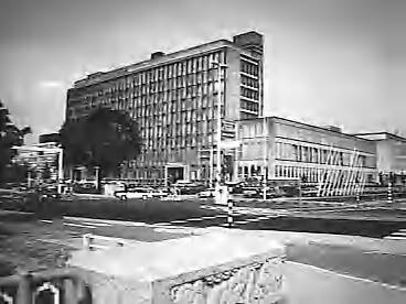 Fotocollectie Rijksvoorlichtingsdienst Eigen — Provinciehuis Zuid-Holland te Den Haag — Foto: Publicam / Hartemink, Piet. Licentie: Set B: Rechtenvrij / Publiek Domein. Bron: Nationaal Archief. http://hdl.handle.net/10648/af6df332-d0b4-102d-bcf8-003048976d84