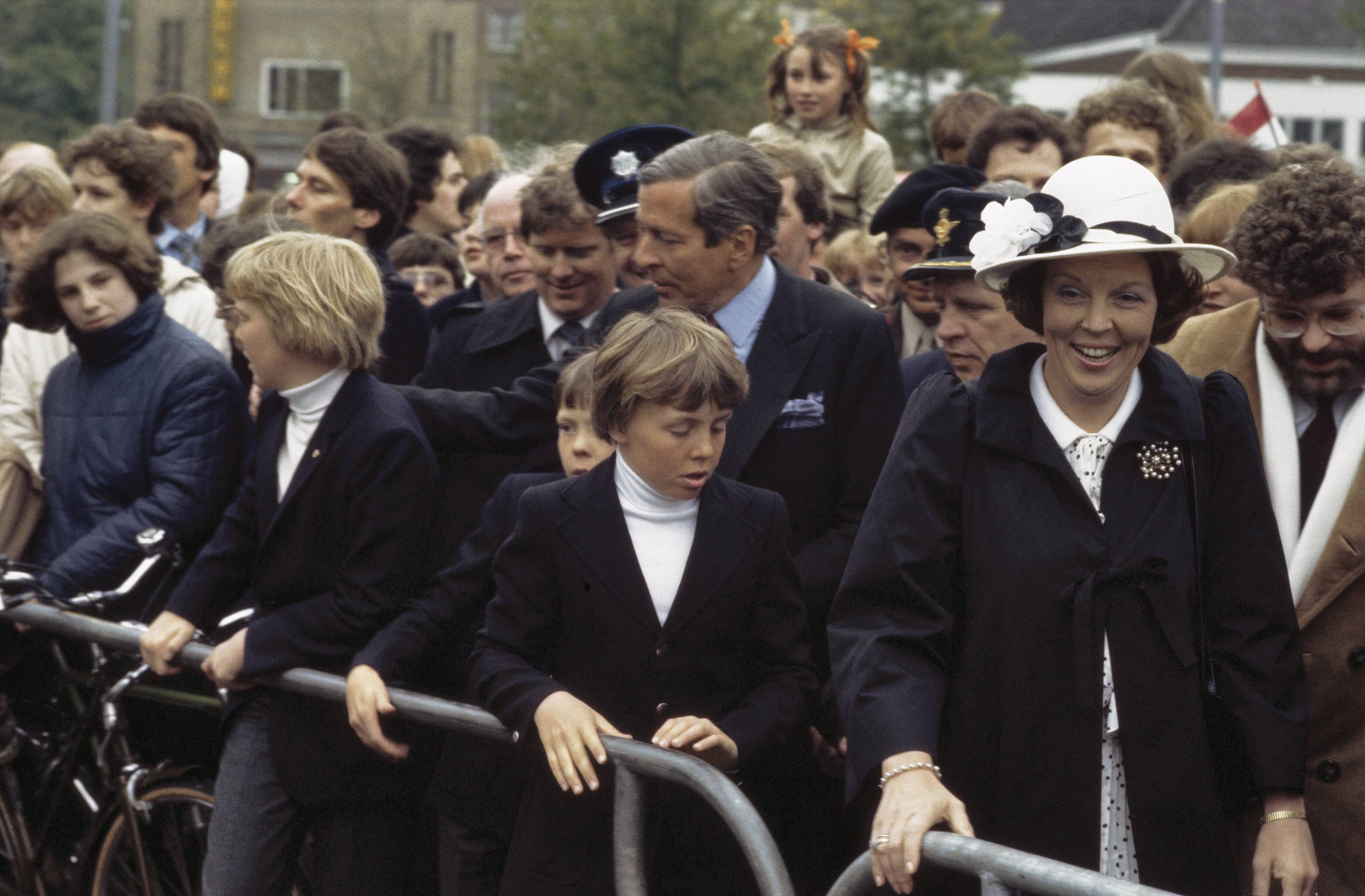Fotocollectie Anefo — Viering Koninginnedag in Breda; de Koninklijke Familie in Breda — Foto: Bogaerts, Rob / Anefo. Licentie: Set B: Rechtenvrij / Publiek Domein. Bron: Nationaal Archief. http://hdl.handle.net/10648/ad8a8990-d0b4-102d-bcf8-003048976d84