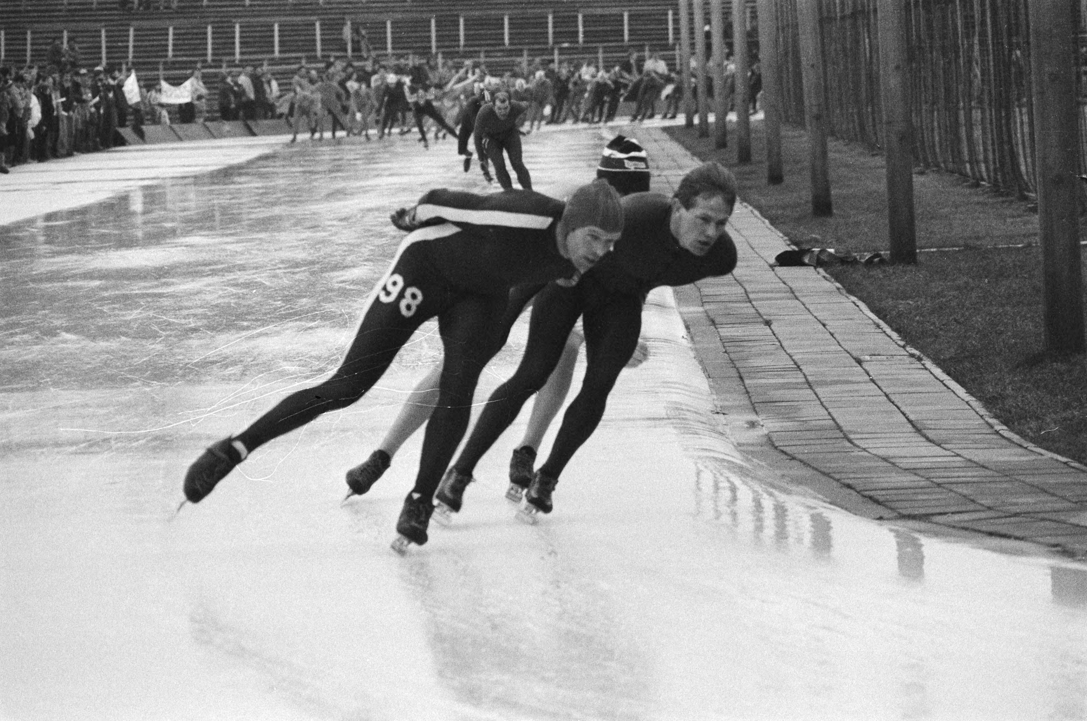 Fotocollectie Anefo — Kampioenswedstrijden marathon schaatsen op Uithof in Den Haag . — Foto: Dijk, Hans van / Anefo. Licentie: Set B: Rechtenvrij / Publiek Domein. Bron: Nationaal Archief. http://hdl.handle.net/10648/ad0ff9aa-d0b4-102d-bcf8-003048976d84