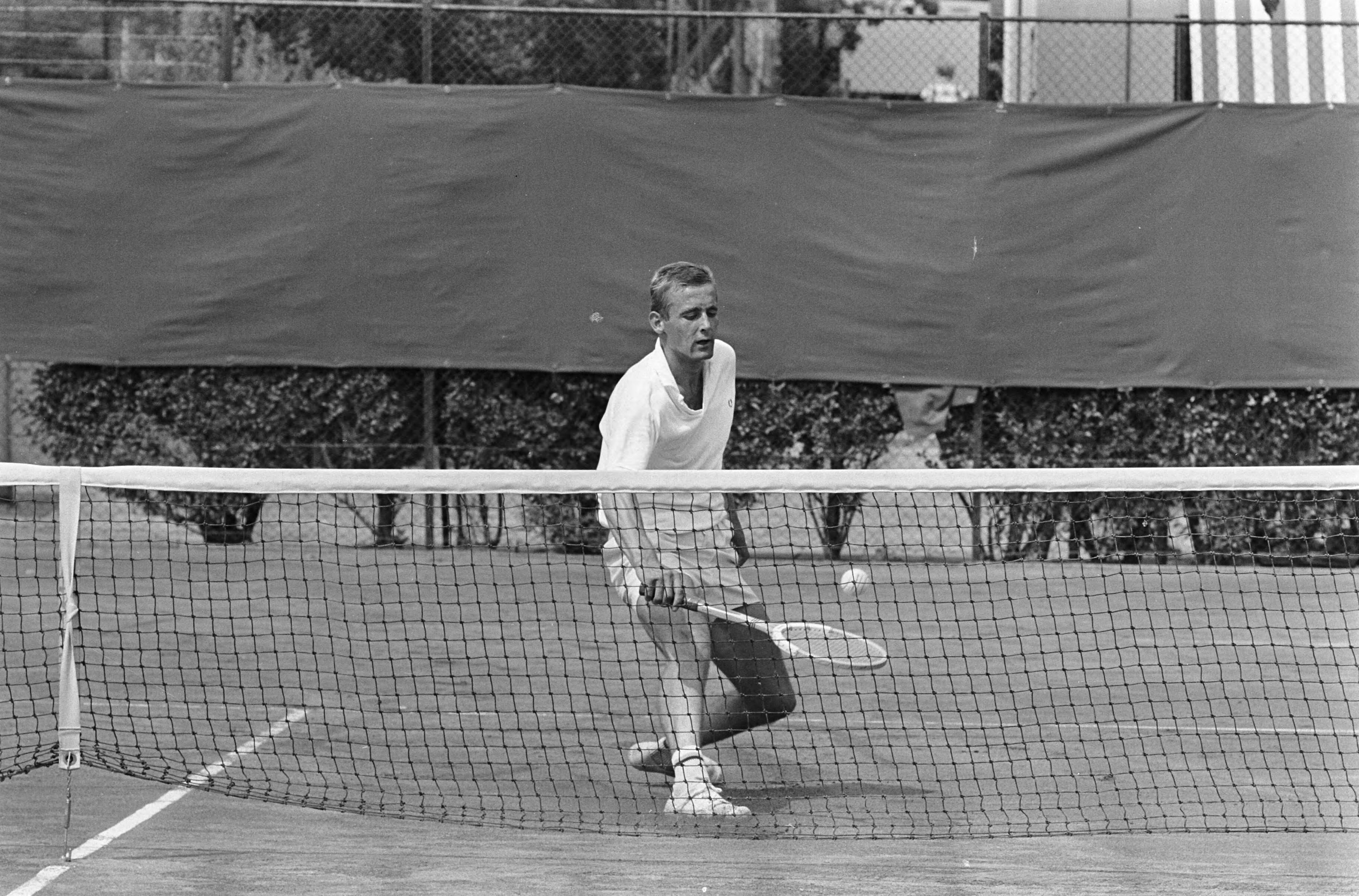 Fotocollectie Anefo — Nationaal Tenniskampioenschappen te Scheveningen. Mejuffrouw L. Jansen Venneboer in aktie — Foto: Koch, Eric / Anefo. Licentie: Set B: Rechtenvrij / Publiek Domein. Bron: Nationaal Archief. http://hdl.handle.net/10648/ab22963e-d0b4-102d-bcf8-003048976d84