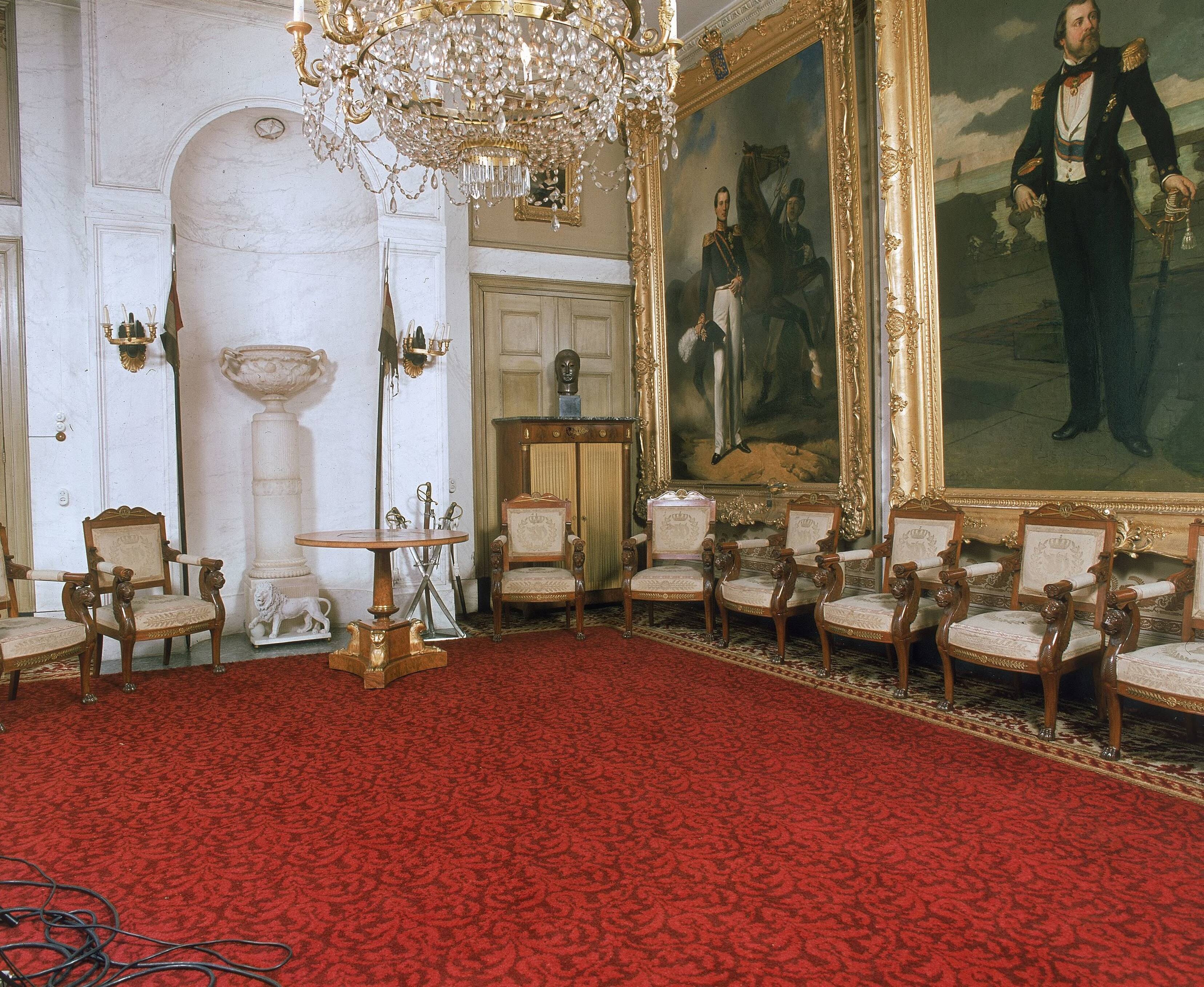 Fotocollectie RVD / Koninklijk Huis — Interieur paleis Soestdijk: Waterloozaal — Foto: Mastenbroek, Cees / RVD. Licentie: Set B: Rechtenvrij / Publiek Domein. Bron: Nationaal Archief. http://hdl.handle.net/10648/afb1ed62-d0b4-102d-bcf8-003048976d84