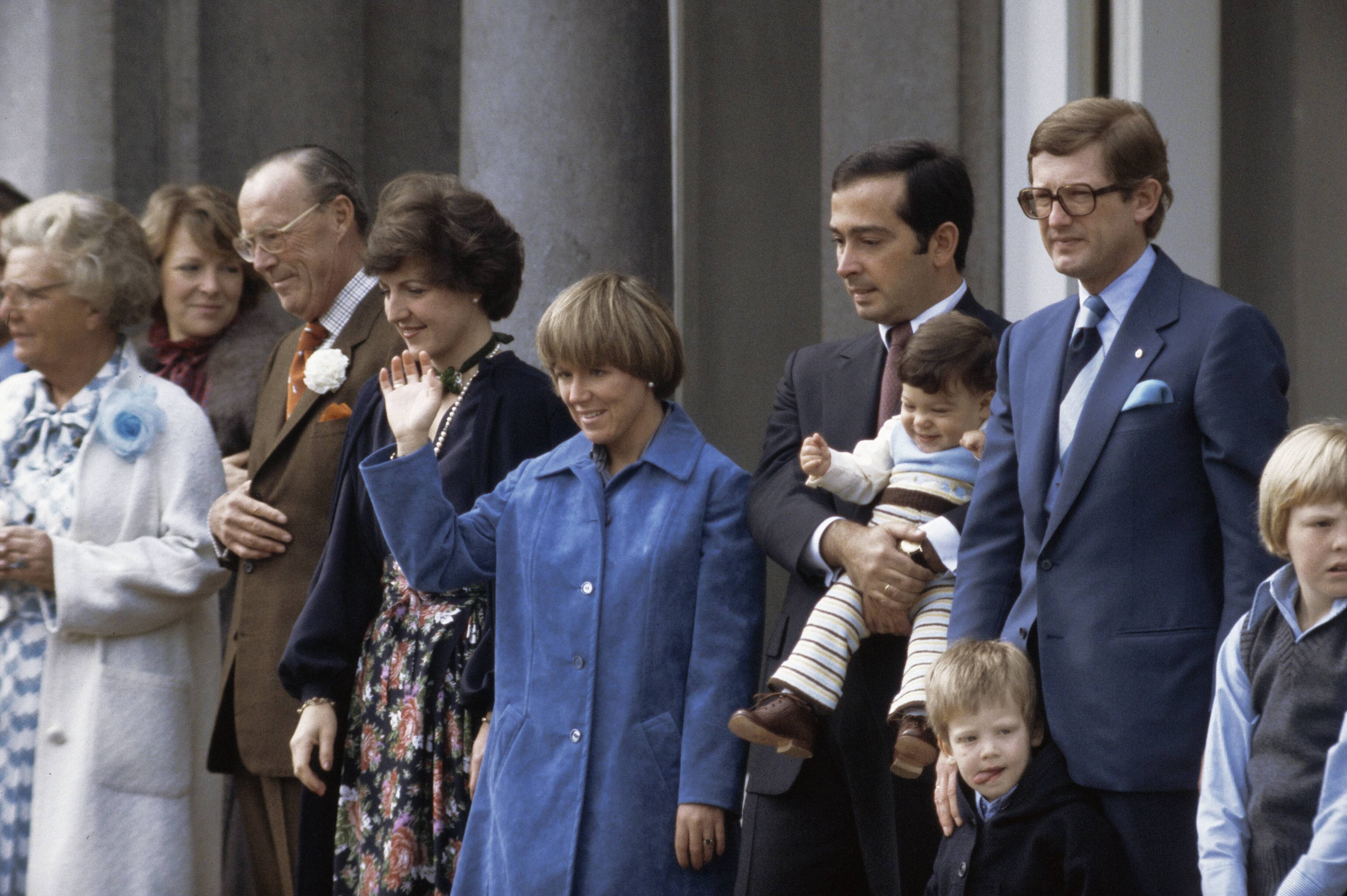 Koniginnedag 1978 — Koninginnedag 1978, defile Soestdijk; Koninklijke Famili (deel) met o.m. Prinses Chistina en Jorge Guillermo — Foto: Suyk, Koen / Anefo. Licentie: Set B: Rechtenvrij / Publiek Domein. Bron: Nationaal Archief. http://hdl.handle.net/10648/ad9480e4-d0b4-102d-bcf8-003048976d84