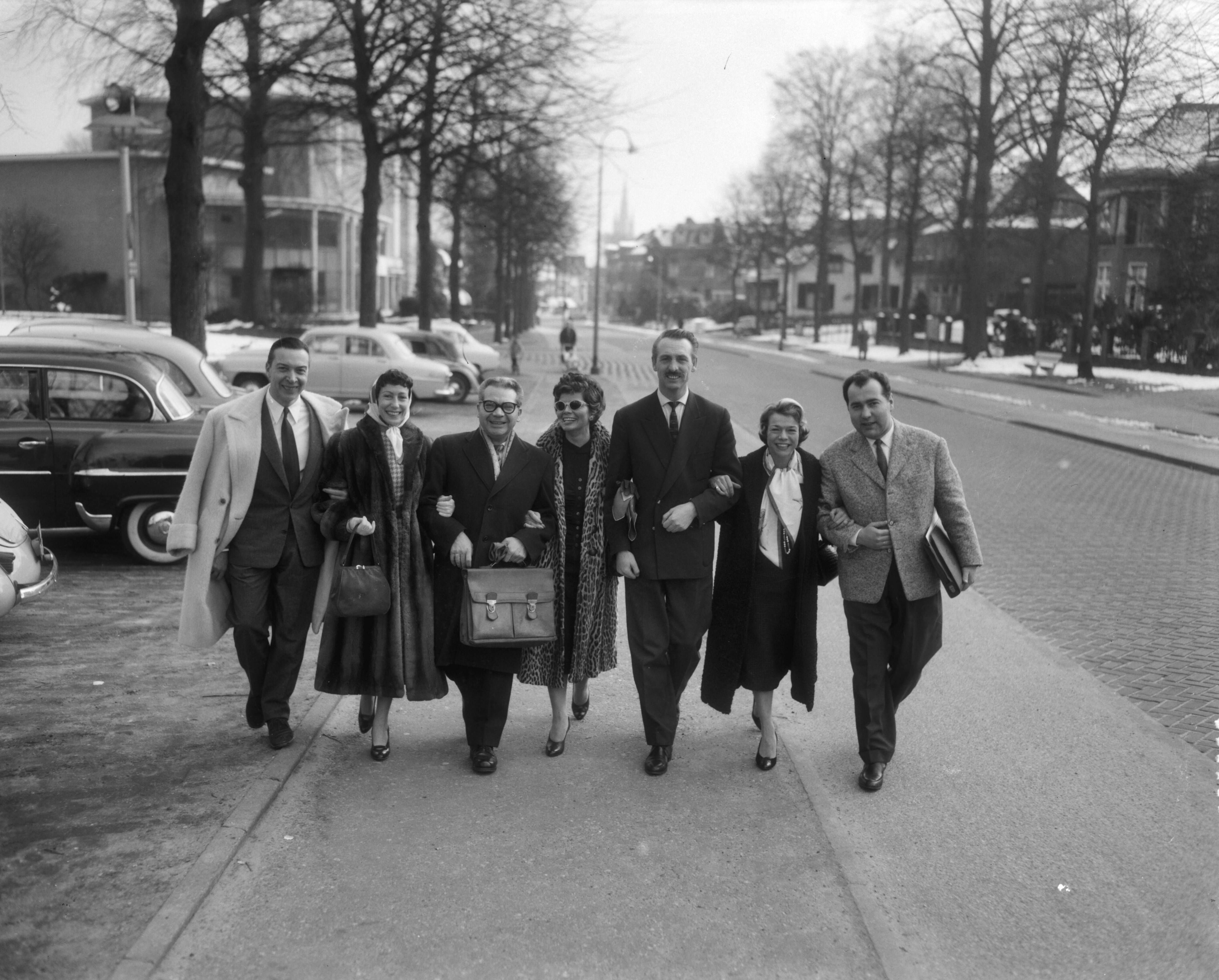 Eurovisie Songfestival 1958 — Deelnemers aan het Eurovisie Songfestival 1958 in Hilversum — Foto: Pot, Harry / Anefo. Licentie: Set B: Rechtenvrij / Publiek Domein. Bron: Nationaal Archief. http://hdl.handle.net/10648/a9773b78-d0b4-102d-bcf8-003048976d84