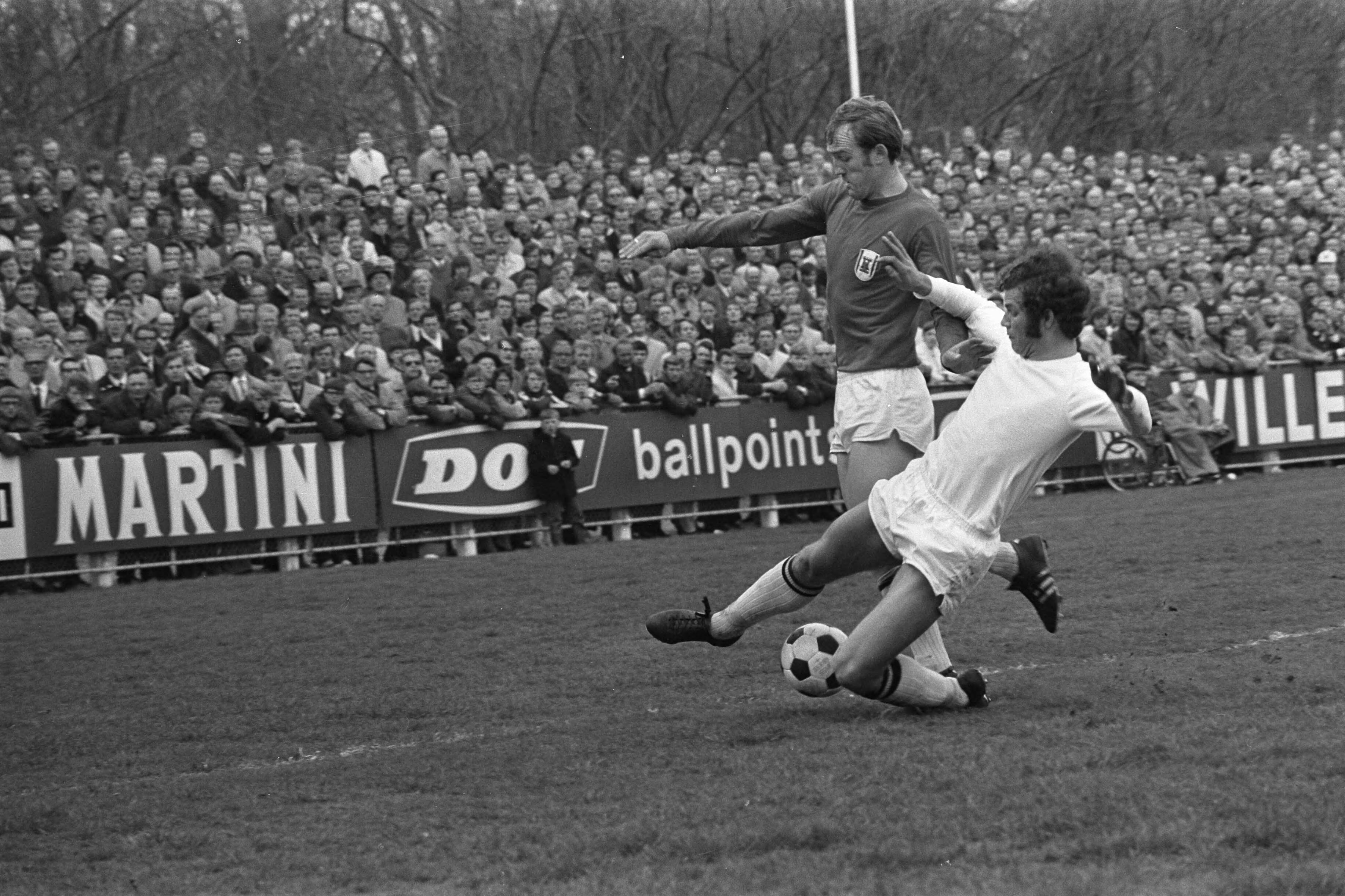 AZ 67 - DOS — Spelmoment — Foto: Fotograaf Onbekend / Anefo. Licentie: Set B: Rechtenvrij / Publiek Domein. Bron: Nationaal Archief. http://hdl.handle.net/10648/ab953e64-d0b4-102d-bcf8-003048976d84