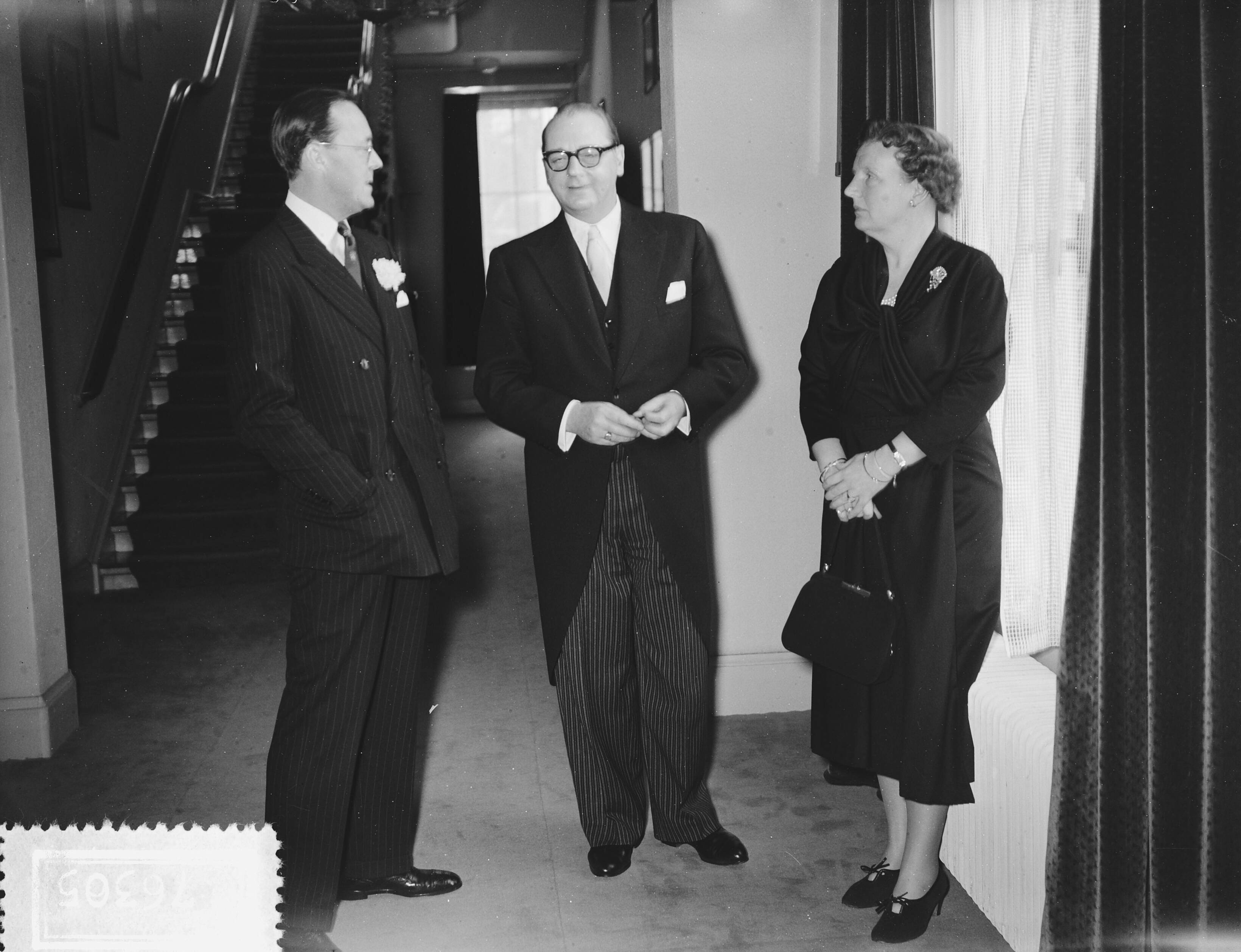 Fotocollectie Anefo — De Duitse minister van Buitenlandse Zaken, Heinrich von Brentano, werd door koningin Juliana en prins Bernhard ontvangen op paleis Soestdijk — Foto: Bilsen, Joop van / Anefo. Licentie: Set B: Rechtenvrij / Publiek Domein. Bron: Nationaal Archief. http://hdl.handle.net/10648/a9442e40-d0b4-102d-bcf8-003048976d84