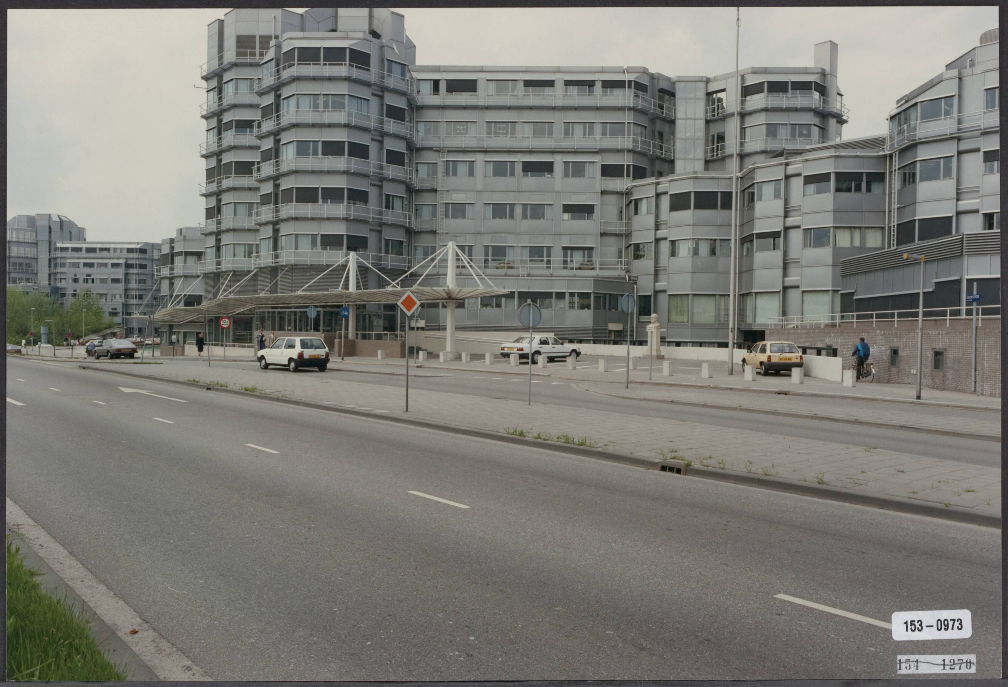 Fotocollectie Rijksvoorlichtingsdienst Eigen — Ministerie van Onderwijs en Wetenschappen te Zoetermeer — Foto: Veltmeijer, H.A. / RVD. Licentie: Set B: Rechtenvrij / Publiek Domein. Bron: Nationaal Archief. http://hdl.handle.net/10648/af7db13c-d0b4-102d-bcf8-003048976d84