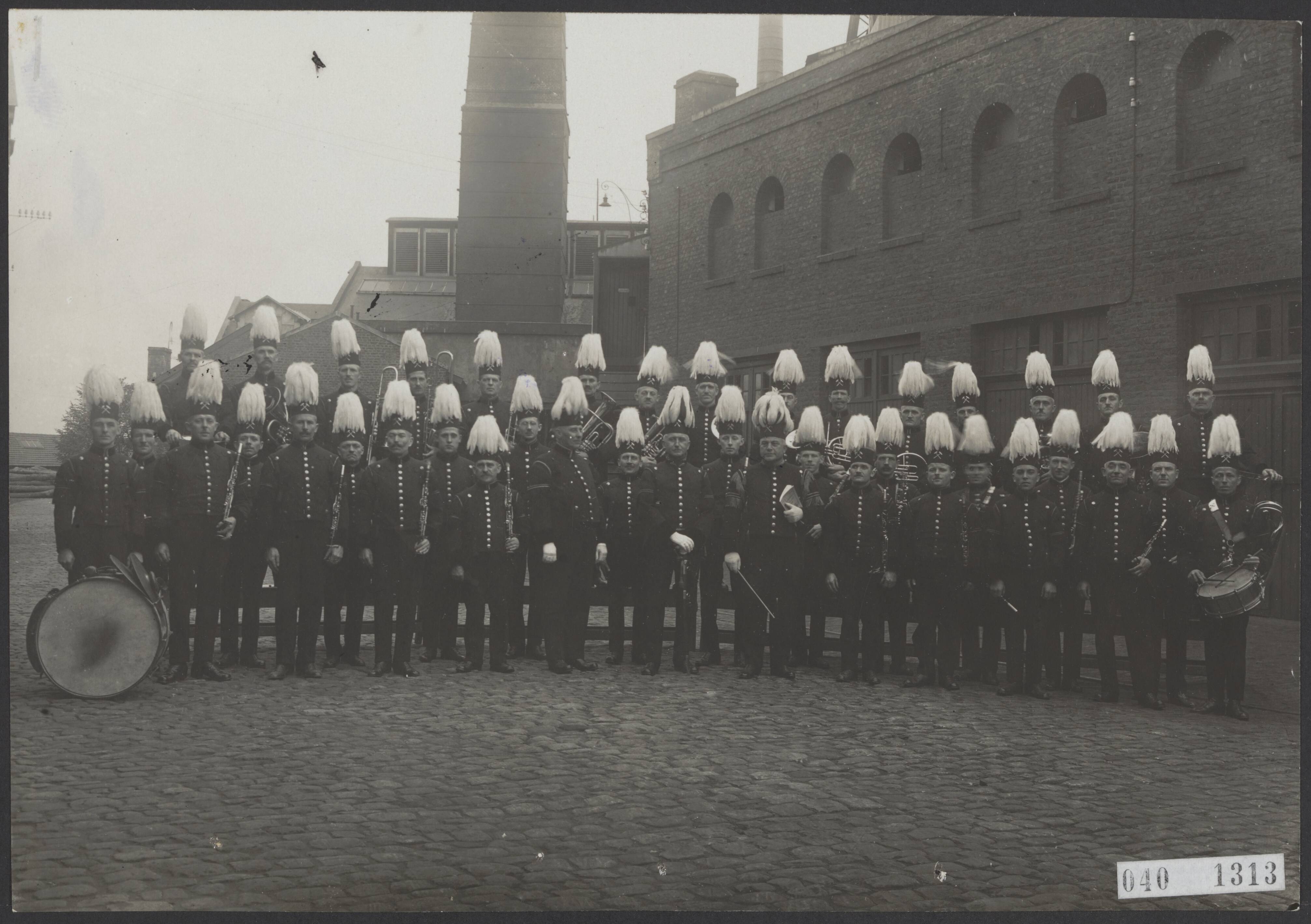 Fotocollectie Elsevier Binnenland — Muziekvereniging Domaniale Mijn "Bergkapelle" te Kerkrade — Foto: De Fotocentrale. Licentie: Set B: Rechtenvrij / Publiek Domein. Bron: Nationaal Archief. http://hdl.handle.net/10648/adf58ef2-d0b4-102d-bcf8-003048976d84