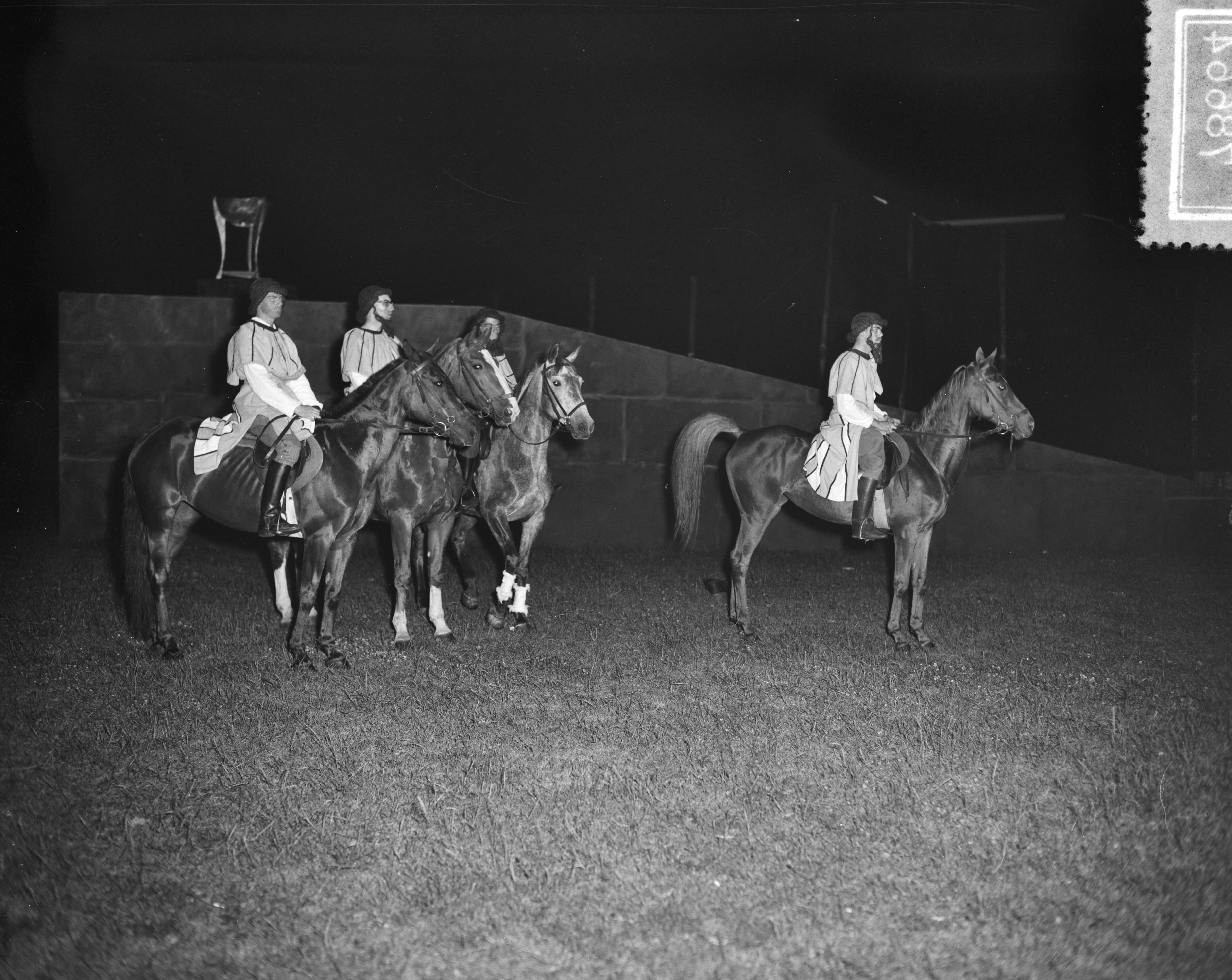 Lustrum USC Utrecht (1956) — Generale repetitie het lustrumspel "Xerxes" van het USC — Foto: Bilsen, Joop van / Anefo. Licentie: Set B: Rechtenvrij / Publiek Domein. Bron: Nationaal Archief. http://hdl.handle.net/10648/a94b00c6-d0b4-102d-bcf8-003048976d84