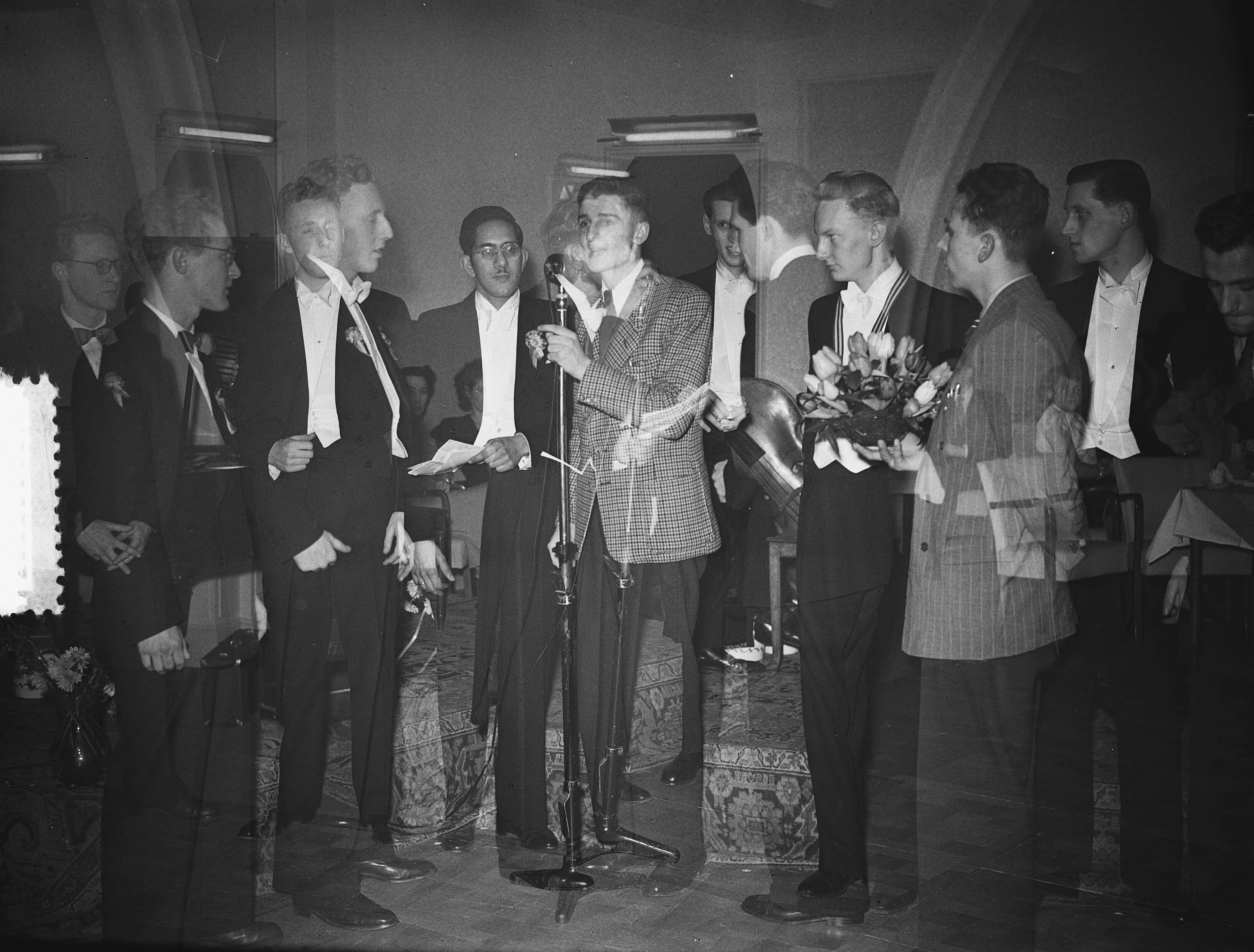 MTS Den Haag jubileum — MTS Den Haag jubileum. Balavond — Foto: Bilsen, Joop van / Anefo. Licentie: Set B: Rechtenvrij / Publiek Domein. Bron: Nationaal Archief. http://hdl.handle.net/10648/a8f47f4e-d0b4-102d-bcf8-003048976d84