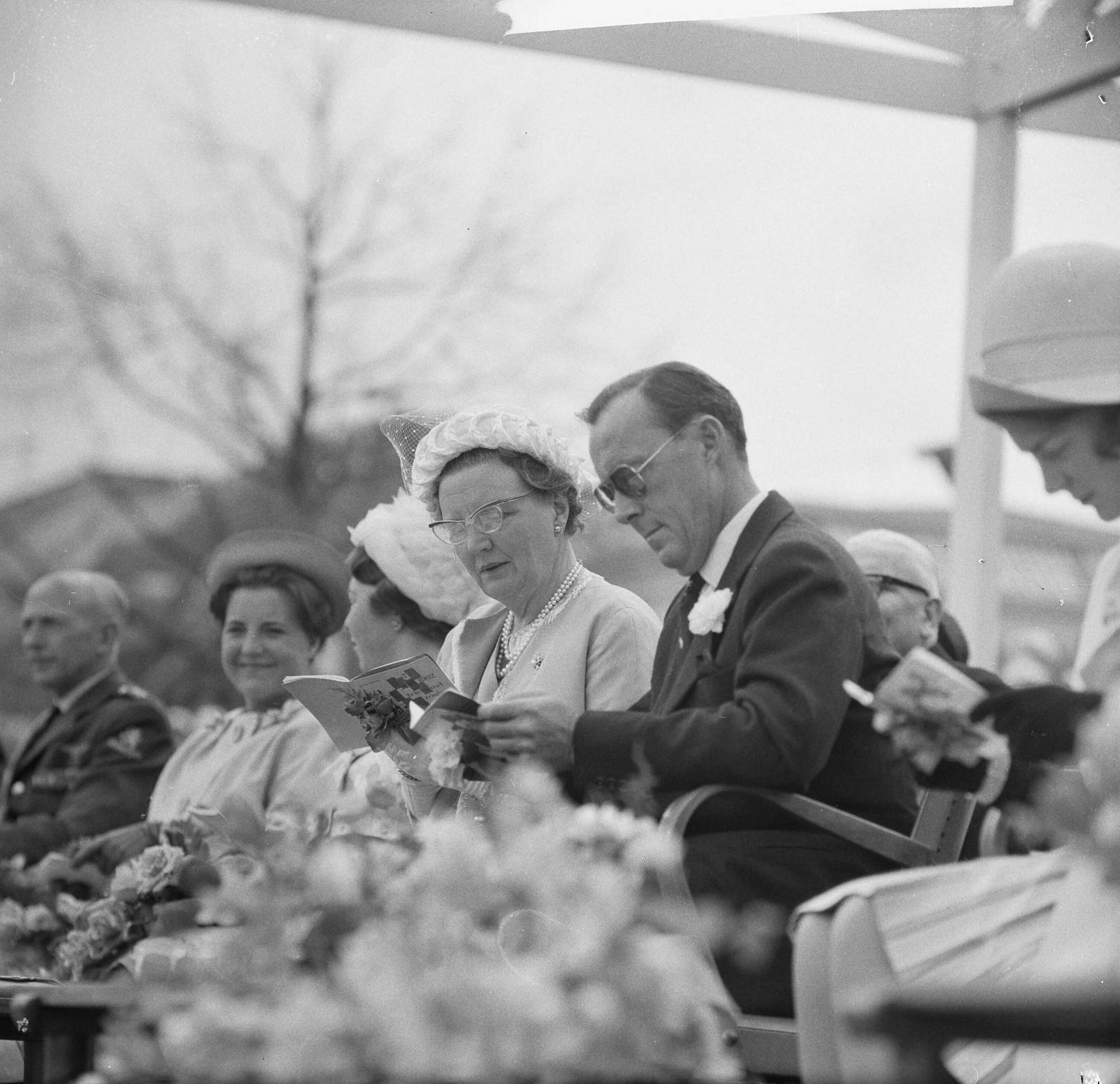 Koninklijk bezoek aan Groningen en Friesland (1962) — Koninklijk bezoek aan Leeuwarden — Foto: Merk, Ben / Anefo. Licentie: Set B: Rechtenvrij / Publiek Domein. Bron: Nationaal Archief. http://hdl.handle.net/10648/aa070b54-d0b4-102d-bcf8-003048976d84