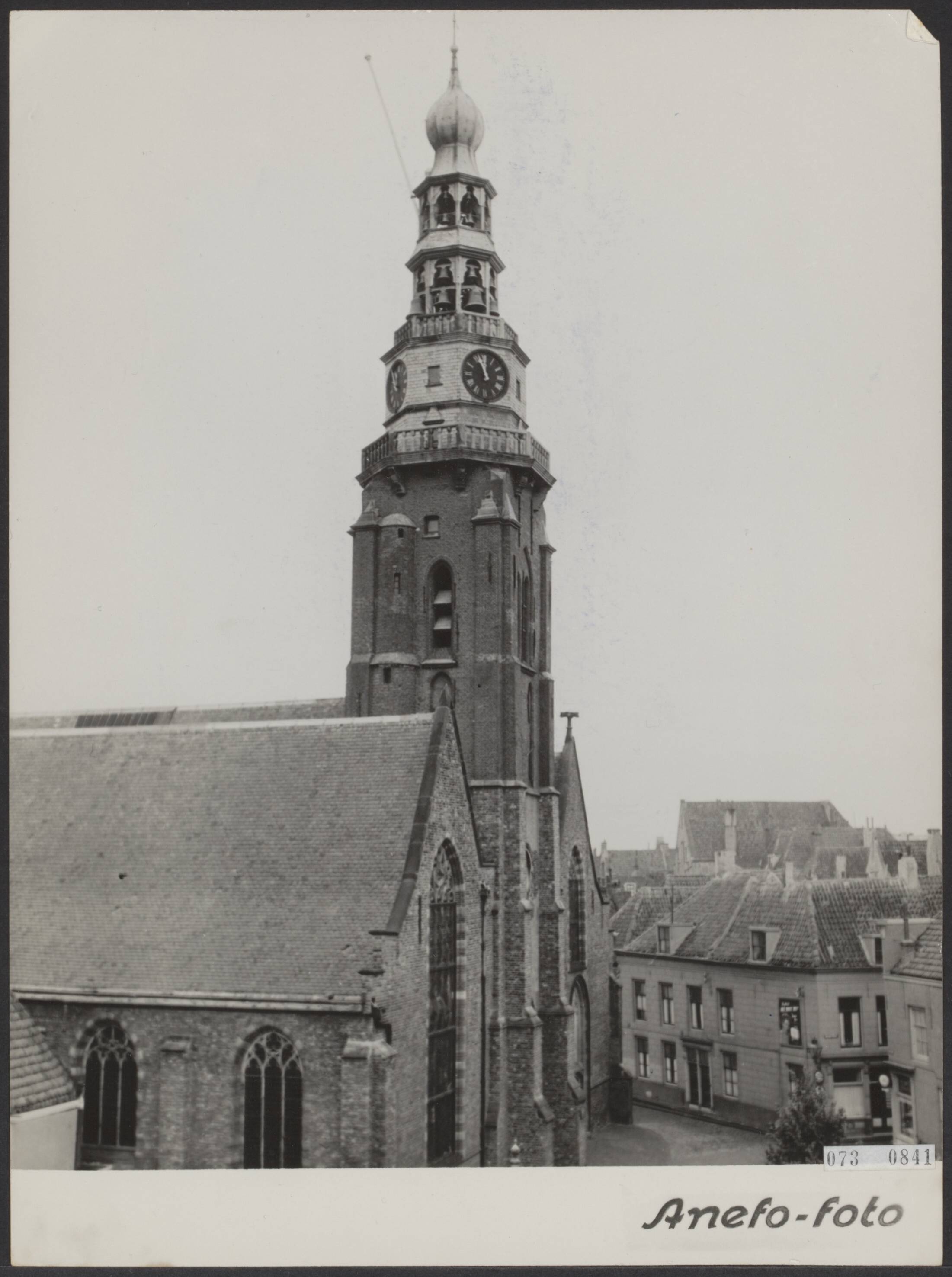 Fotocollectie Elsevier Binnenland — De Jacobskerk in Vlissingen die door oorlogshandelingen ernstig werd beschadigd en na de oorlog een noodrestauratie onderging zal geheel en grondig worden gerestaureerd — Foto: Fotograaf Onbekend / Anefo. Licentie: Set B: Rechtenvrij / Publiek Domein. Bron: Nationaal Archief. http://hdl.handle.net/10648/ae15e6de-d0b4-102d-bcf8-003048976d84