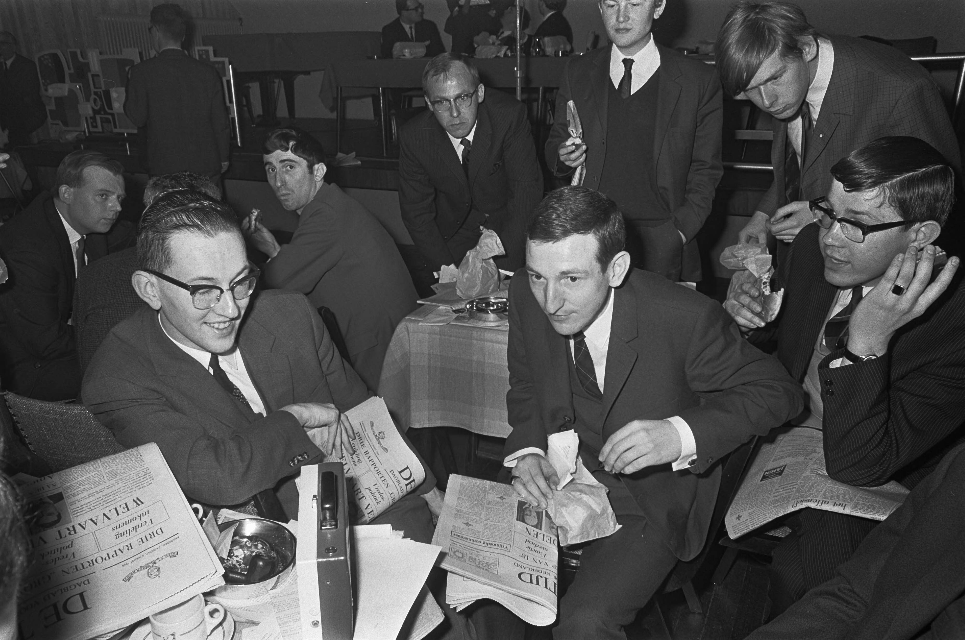Fotocollectie Anefo — KVP-jongeren in Utrecht bijeen. Ir. Jacq Stienen , nieuwe voorzitter jongeren KVP — Foto: Nijs, Jac. de / Anefo. Licentie: Set B: Rechtenvrij / Publiek Domein. Bron: Nationaal Archief. http://hdl.handle.net/10648/ab390b94-d0b4-102d-bcf8-003048976d84