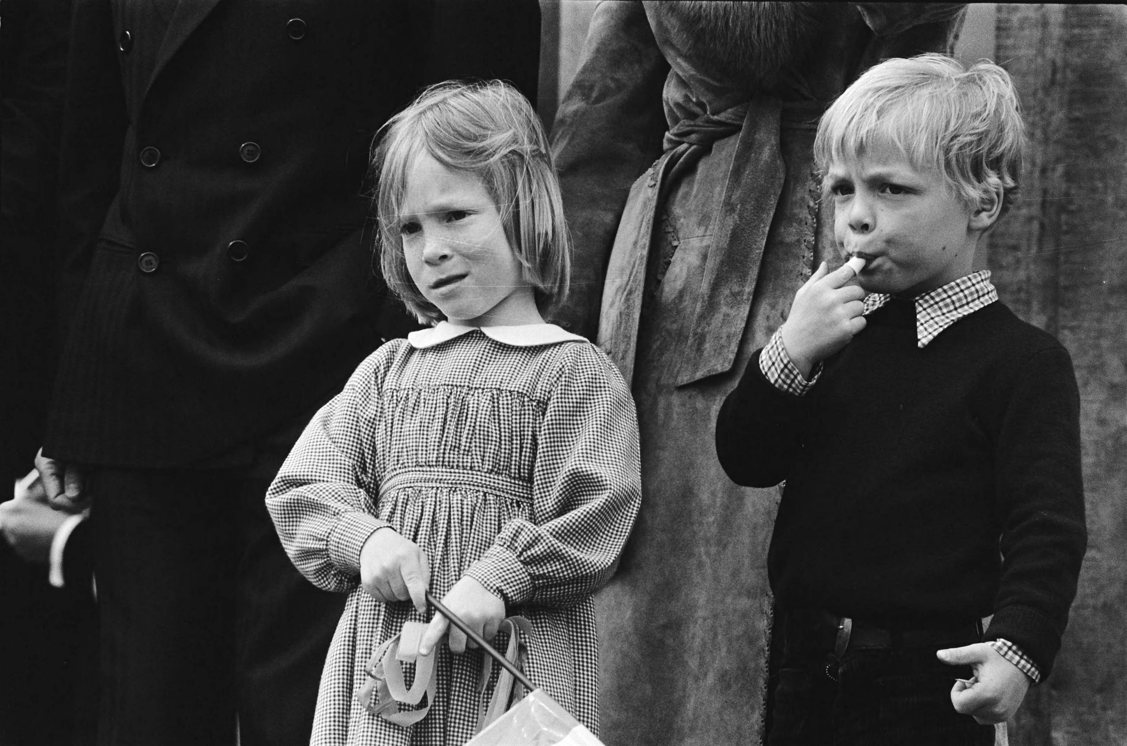 Fotocollectie Anefo — Defile Soestdijk 78 — Foto: Verhoeff, Bert / Anefo. Licentie: Set B: Rechtenvrij / Publiek Domein. Bron: Nationaal Archief. http://hdl.handle.net/10648/acb1a7f6-d0b4-102d-bcf8-003048976d84