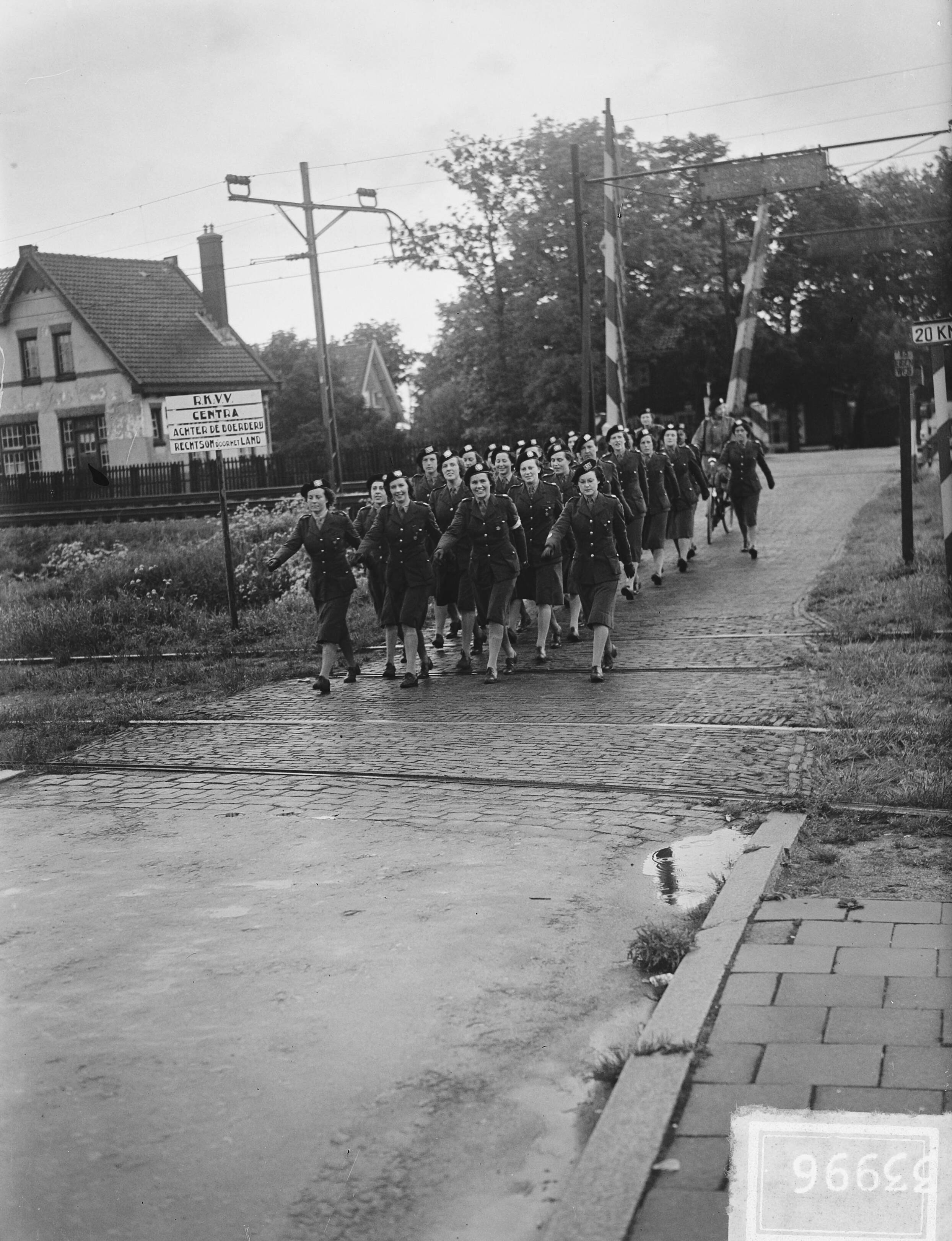 Fotocollectie Anefo — N. J. V. Musch Den Haag Marvo — Foto: Oorschot, […] van / Anefo. Licentie: Set B: Rechtenvrij / Publiek Domein. Bron: Nationaal Archief. http://hdl.handle.net/10648/a8c85f18-d0b4-102d-bcf8-003048976d84
