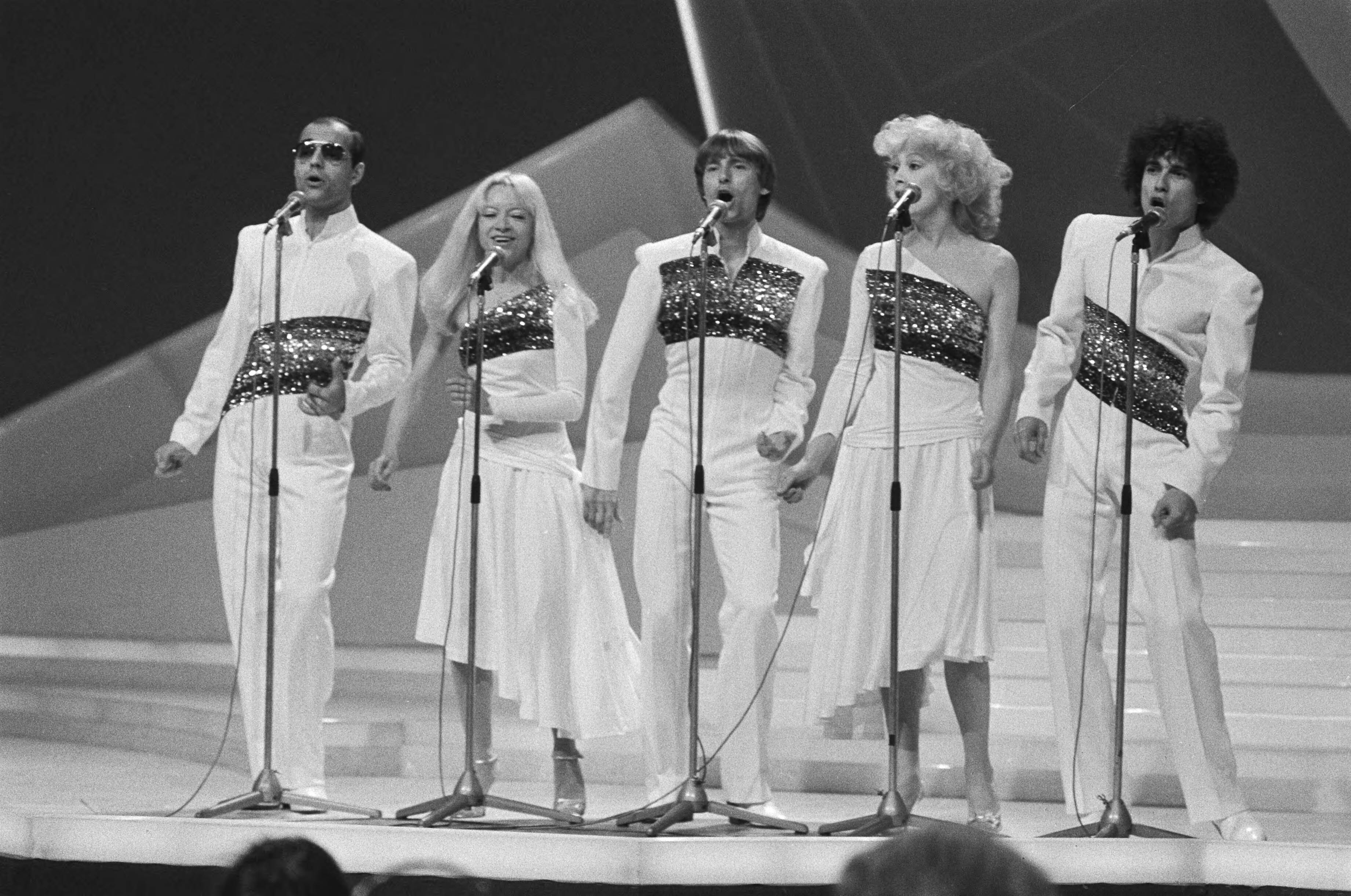 Eurovisie Songfestival 1980 — Deelnemers Eurovisie Song Festival in Den Haag ; Profil (Frankrijk) — Foto: Dijk, Hans van / Anefo. Licentie: Set B: Rechtenvrij / Publiek Domein. Bron: Nationaal Archief. http://hdl.handle.net/10648/acdeb76e-d0b4-102d-bcf8-003048976d84