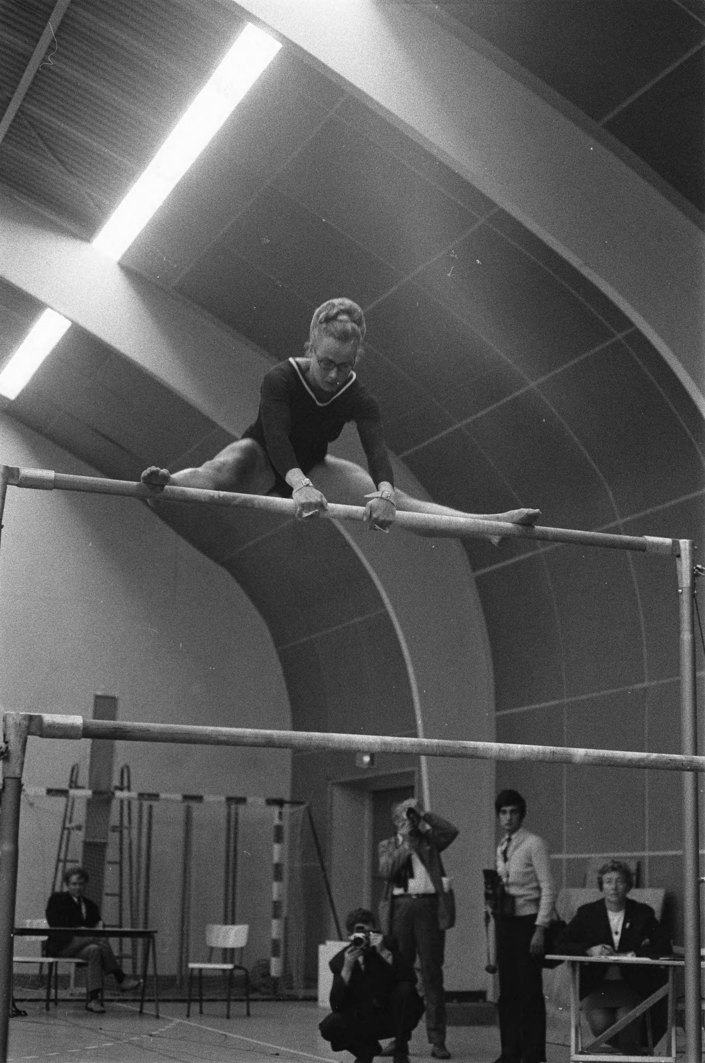 Fotocollectie Anefo — Keur turninterland Nederland en West-Duitsland in Groningen — Foto: Verhoeff, Bert / Anefo. Licentie: Set B: Rechtenvrij / Publiek Domein. Bron: Nationaal Archief. http://hdl.handle.net/10648/ab7a60c6-d0b4-102d-bcf8-003048976d84