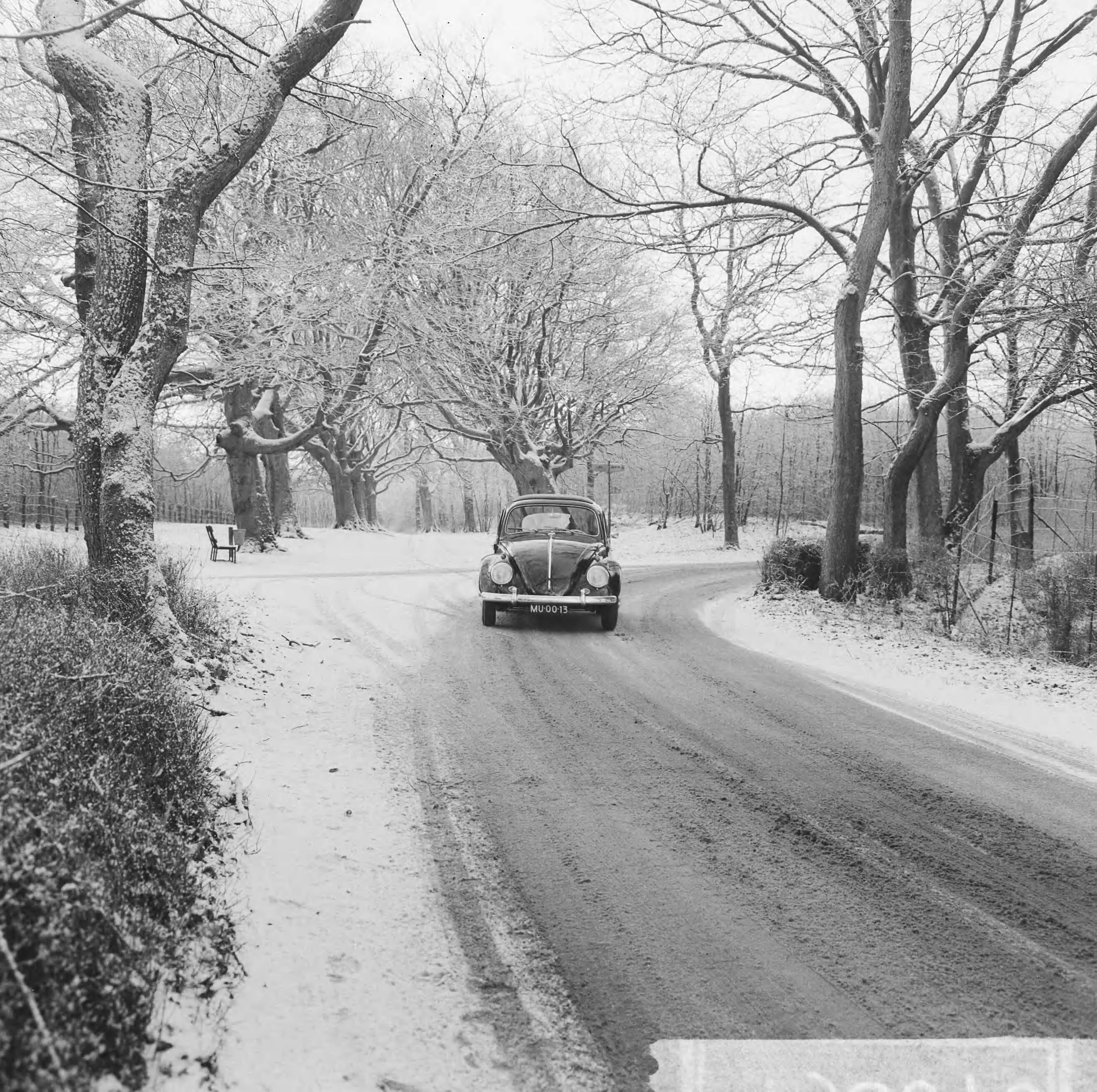 Fotocollectie Anefo — Winterlandschap in de buurt van Haarlem — Foto: Pot, Harry / Anefo. Licentie: Set B: Rechtenvrij / Publiek Domein. Bron: Nationaal Archief. http://hdl.handle.net/10648/aa52cc24-d0b4-102d-bcf8-003048976d84