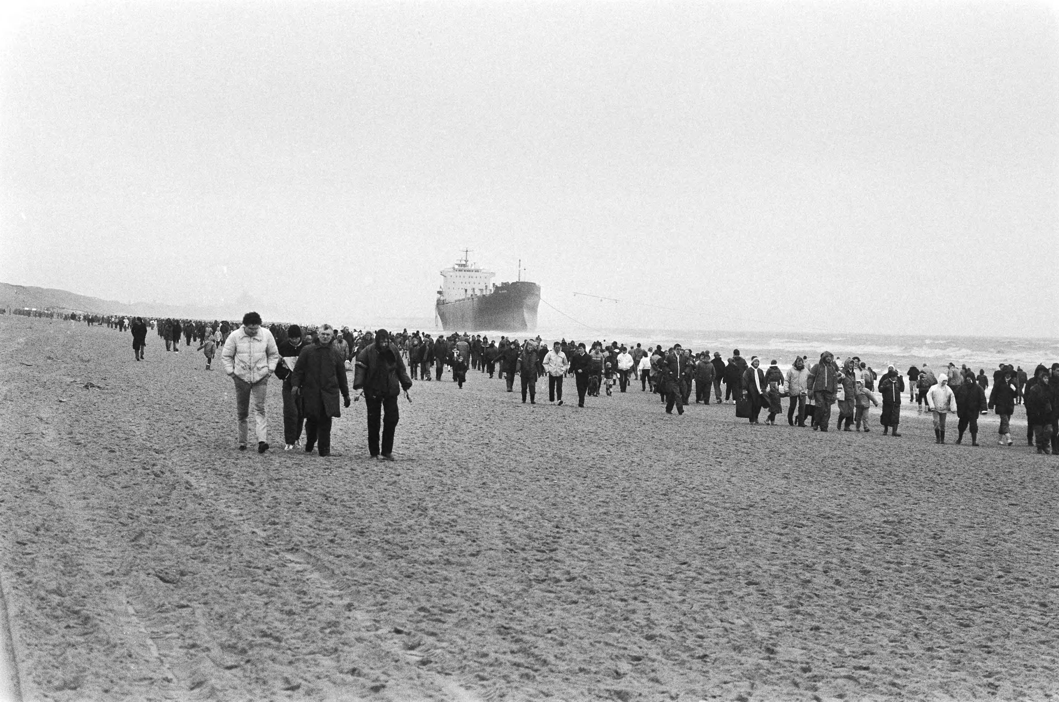 Rio Grande op het strand van Wassenaar — Veel bekijks voor het gestrande schip Rio Grande — Foto: Molendijk, Bart / Anefo. Licentie: Set B: Rechtenvrij / Publiek Domein. Bron: Nationaal Archief. http://hdl.handle.net/10648/ad4ed562-d0b4-102d-bcf8-003048976d84