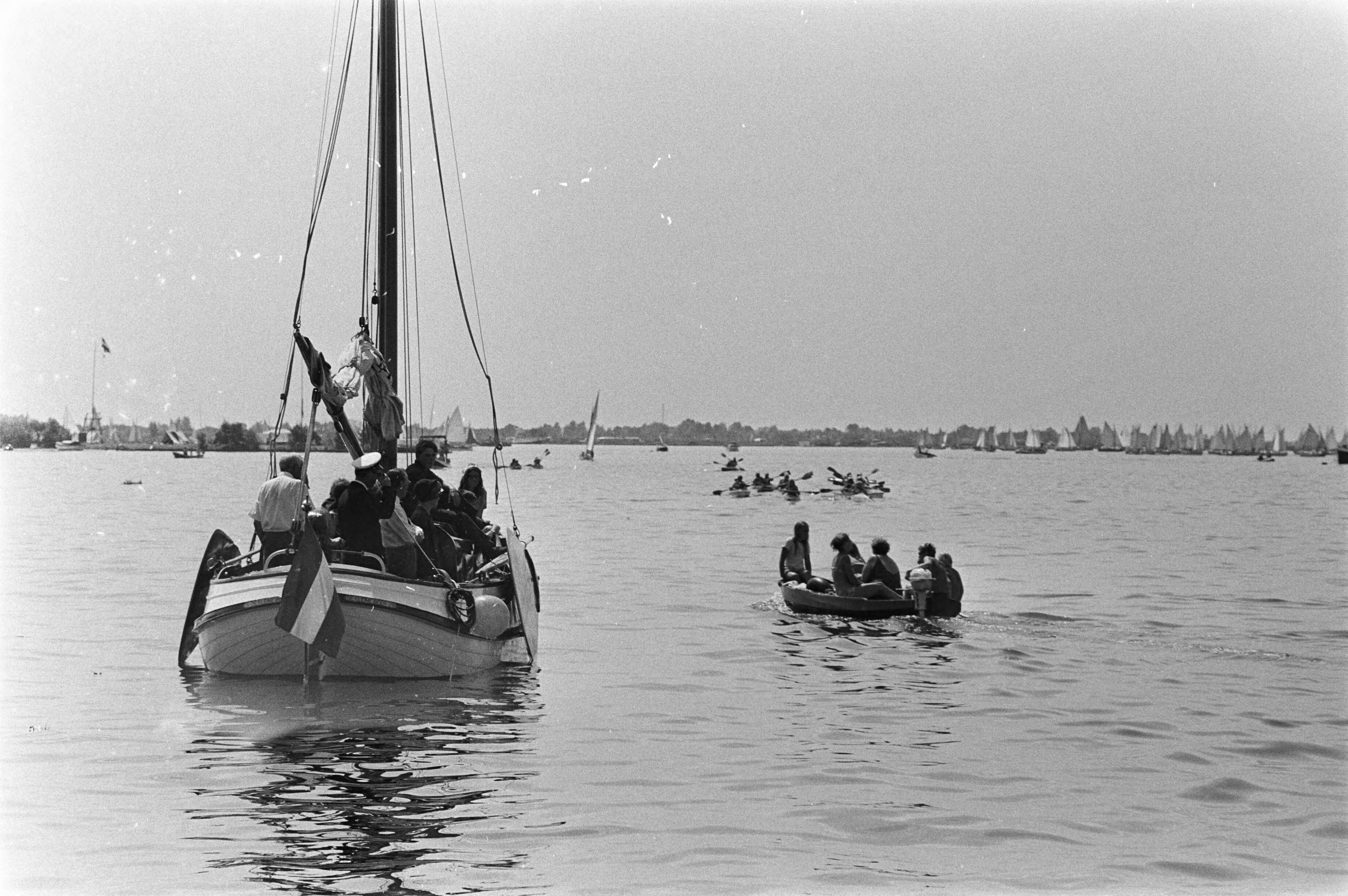 Fotocollectie Anefo — Prins Bernhard bij Nationaal Waterkamp 1970 te Vinkeveen — Foto: Evers, Joost / Anefo. Licentie: Set B: Rechtenvrij / Publiek Domein. Bron: Nationaal Archief. http://hdl.handle.net/10648/ab9ba754-d0b4-102d-bcf8-003048976d84