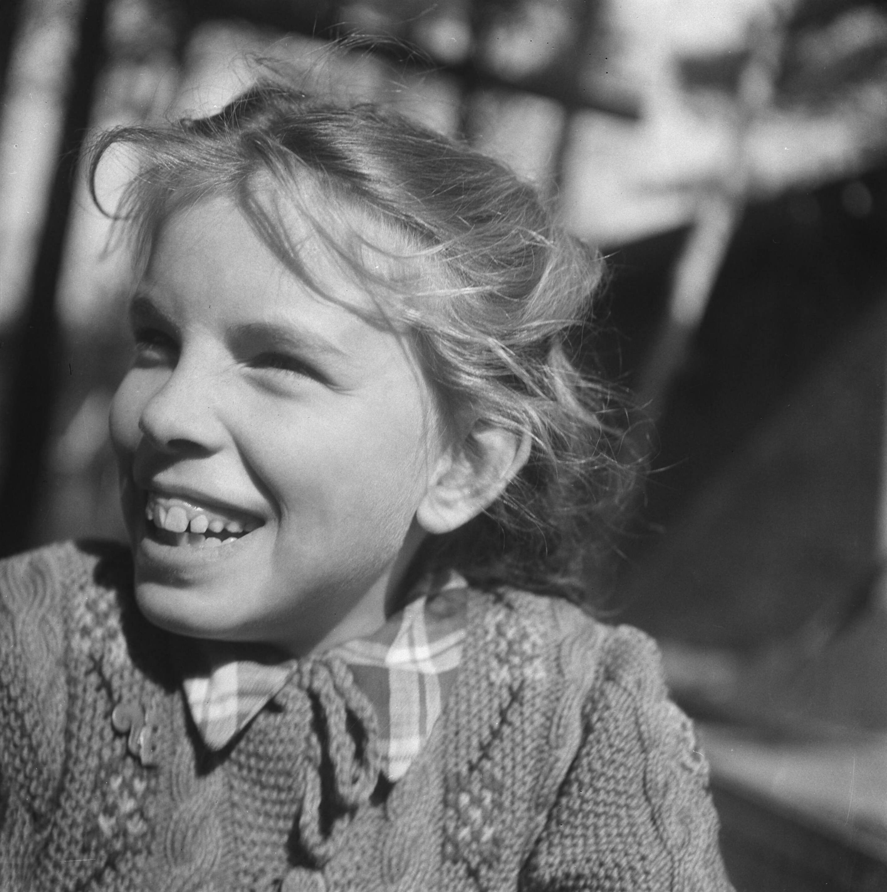 Prinses Beatrix en prinses Irene op de Werkplaats Kindergemeenschap van Kees Boeke te Bilthoven — De Werkplaats Kindergemeenschap van Kees Boeke. Meisje — Foto: Breijer, Charles / Anefo. Licentie: Set B: Rechtenvrij / Publiek Domein. Bron: Nationaal Archief. http://hdl.handle.net/10648/a89a8e80-d0b4-102d-bcf8-003048976d84
