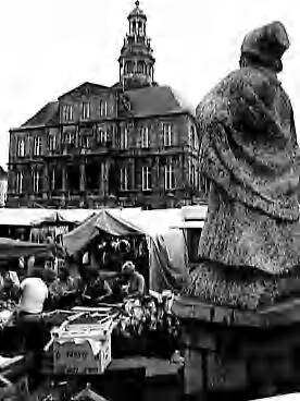 Steden [RVD] — Maastricht [Markt voor het Stadhuis] — Foto: Rijksvoorlichtingsdienst (RVD). Licentie: Set B: Rechtenvrij / Publiek Domein. Bron: Nationaal Archief. http://hdl.handle.net/10648/af47315c-d0b4-102d-bcf8-003048976d84