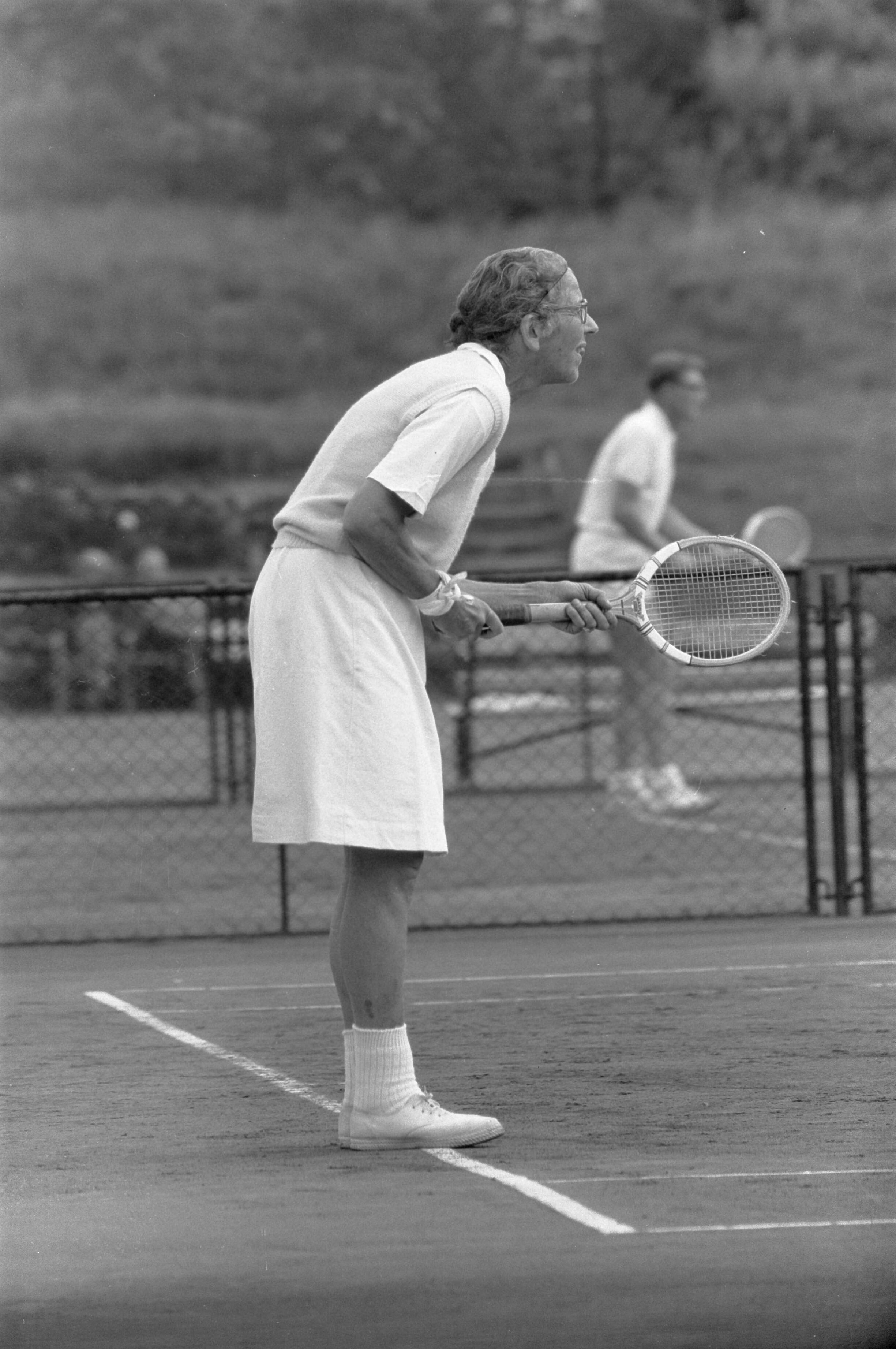 Fotocollectie Anefo — Nationale Tenniskampioenschappen. Mej. M.R.M. Rollin Couquerque was de oudste deelnemer — Foto: Pot, Harry / Anefo. Licentie: Set B: Rechtenvrij / Publiek Domein. Bron: Nationaal Archief. http://hdl.handle.net/10648/a9df825a-d0b4-102d-bcf8-003048976d84