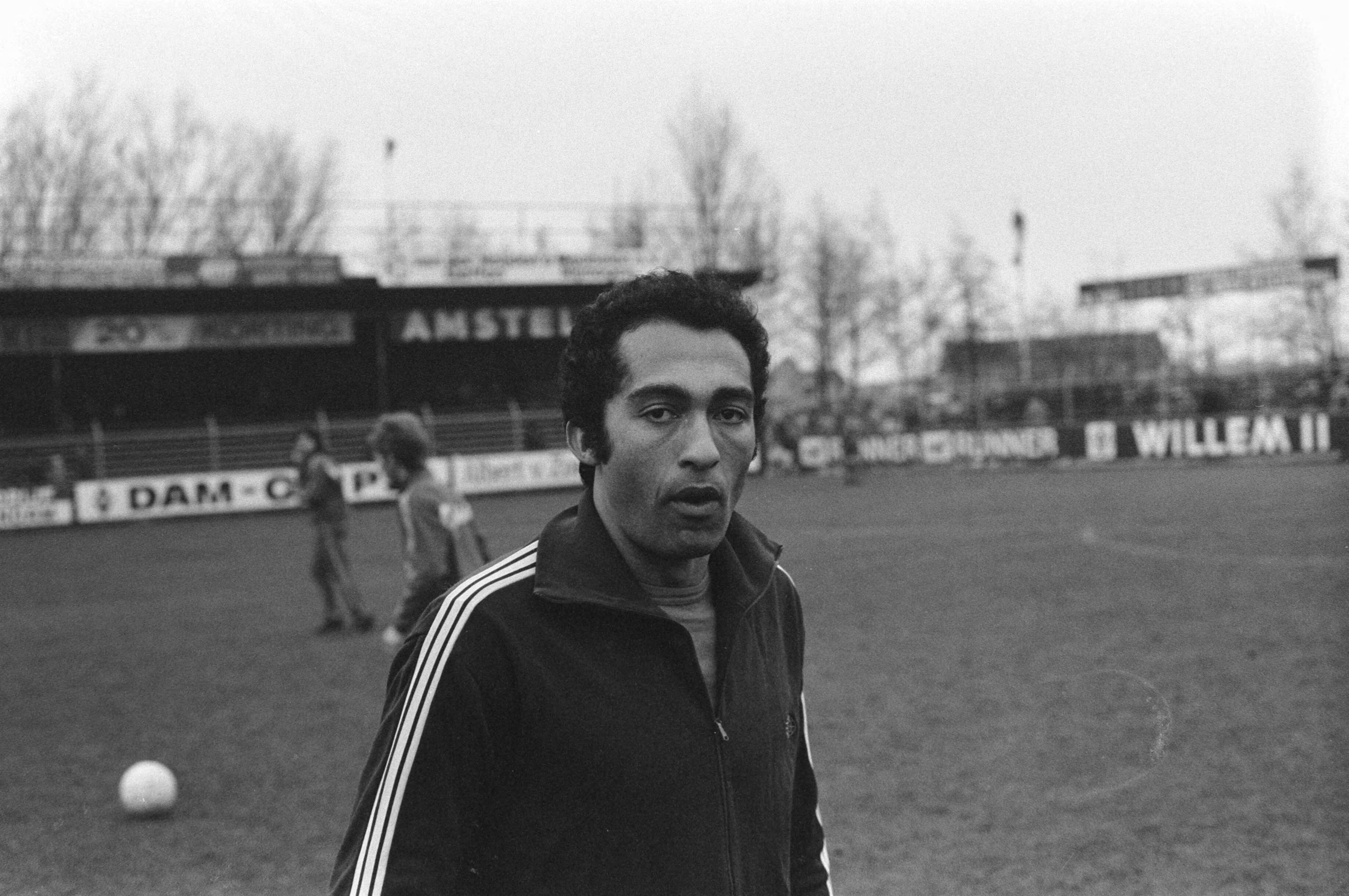 Fotocollectie Anefo — Volendam tegen Sparta 102, nr. 3, 4 Walter Ferreira , kop — Foto: Evers, Joost / Anefo. Licentie: Set B: Rechtenvrij / Publiek Domein. Bron: Nationaal Archief. http://hdl.handle.net/10648/abdb8158-d0b4-102d-bcf8-003048976d84