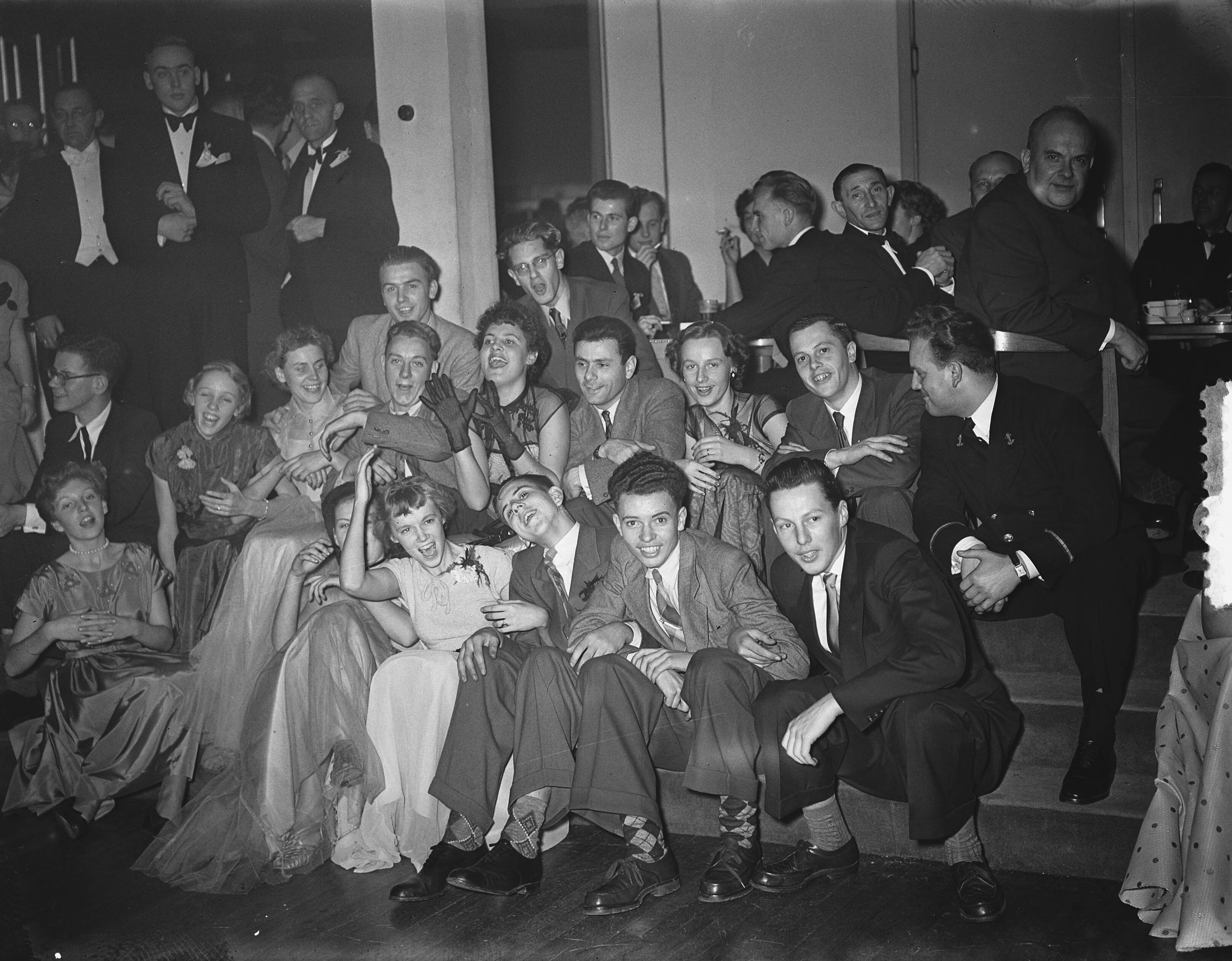 50-jarig bestaan HBS Hilversum — Foto: Bilsen, Joop van / Anefo. — Licentie: Set B: Rechtenvrij / Publiek Domein. Bron: Nationaal Archief. http://hdl.handle.net/10648/a9197cea-d0b4-102d-bcf8-003048976d84