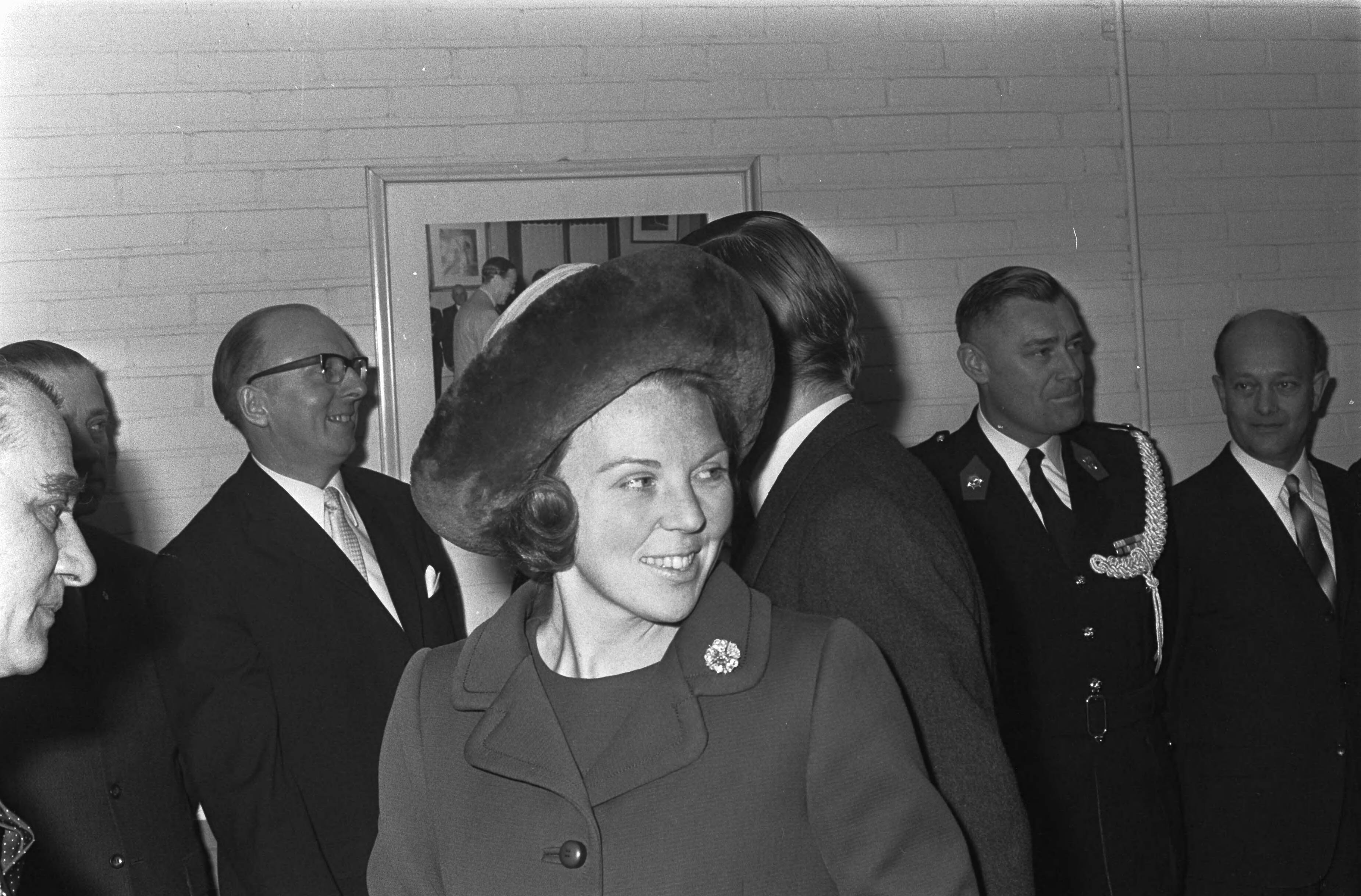 Fotocollectie Anefo — Prinses Beatrix in Zuidlaren, bij Internationaal Concour Hippique, prinses Beatrix — Foto: Kroon, Ron / Anefo. Licentie: Set B: Rechtenvrij / Publiek Domein. Bron: Nationaal Archief. http://hdl.handle.net/10648/ab302592-d0b4-102d-bcf8-003048976d84