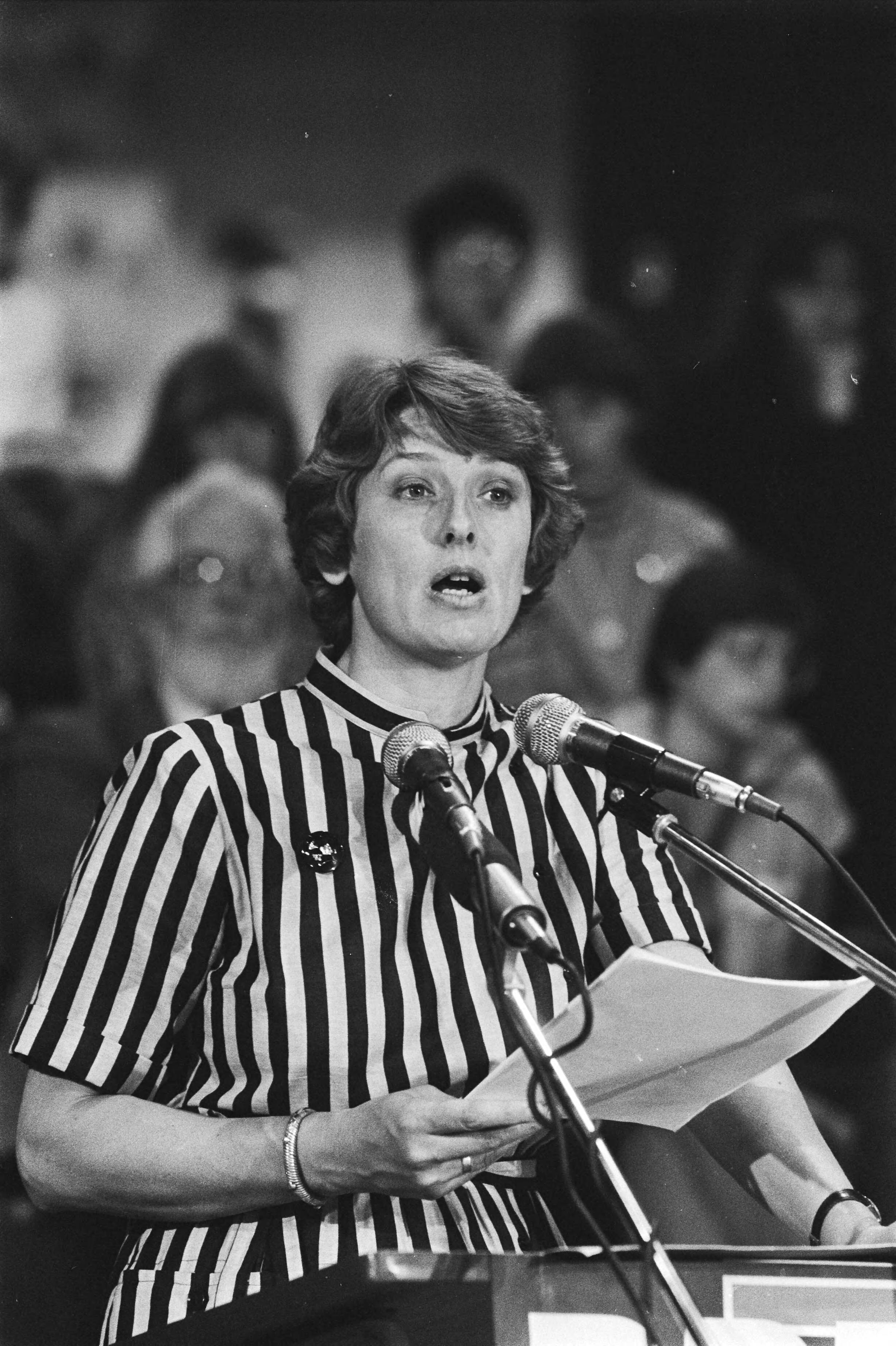 Fotocollectie Anefo — Utrecht, "Feminiseringscongres" PPR; PPR-fractievoorzitst Ria Beckers tijdens rede — Foto: Croes, Rob C. / Anefo. Licentie: Set B: Rechtenvrij / Publiek Domein. Bron: Nationaal Archief. http://hdl.handle.net/10648/ad38f616-d0b4-102d-bcf8-003048976d84