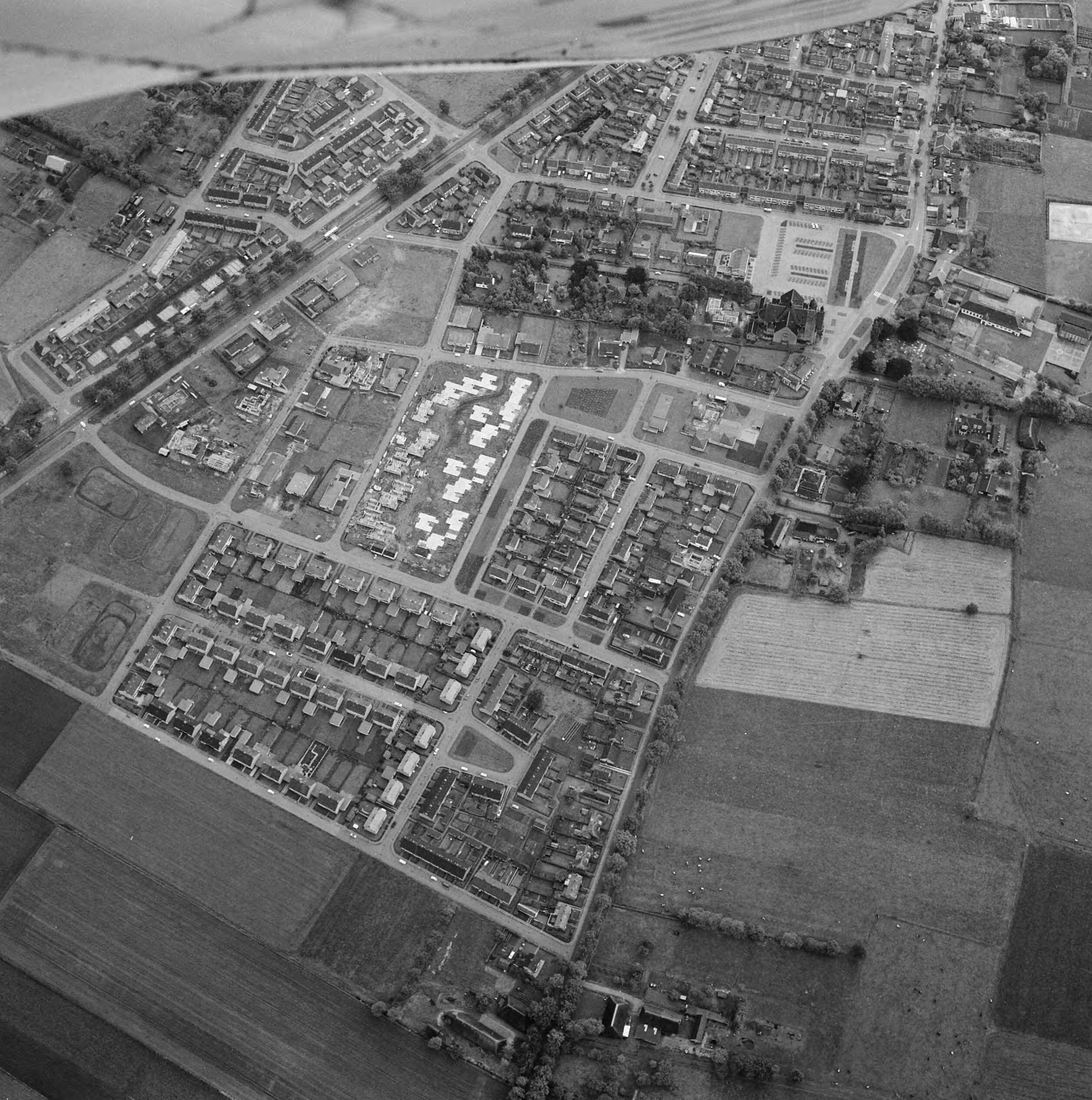 Fotocollectie Nederlandse Heidemaatschappij — Luchtopname. Teteringen — Foto: Fotograaf Onbekend / Heidemij. Licentie: Set B: Rechtenvrij / Publiek Domein. Bron: Nationaal Archief. http://hdl.handle.net/10648/ae501494-d0b4-102d-bcf8-003048976d84