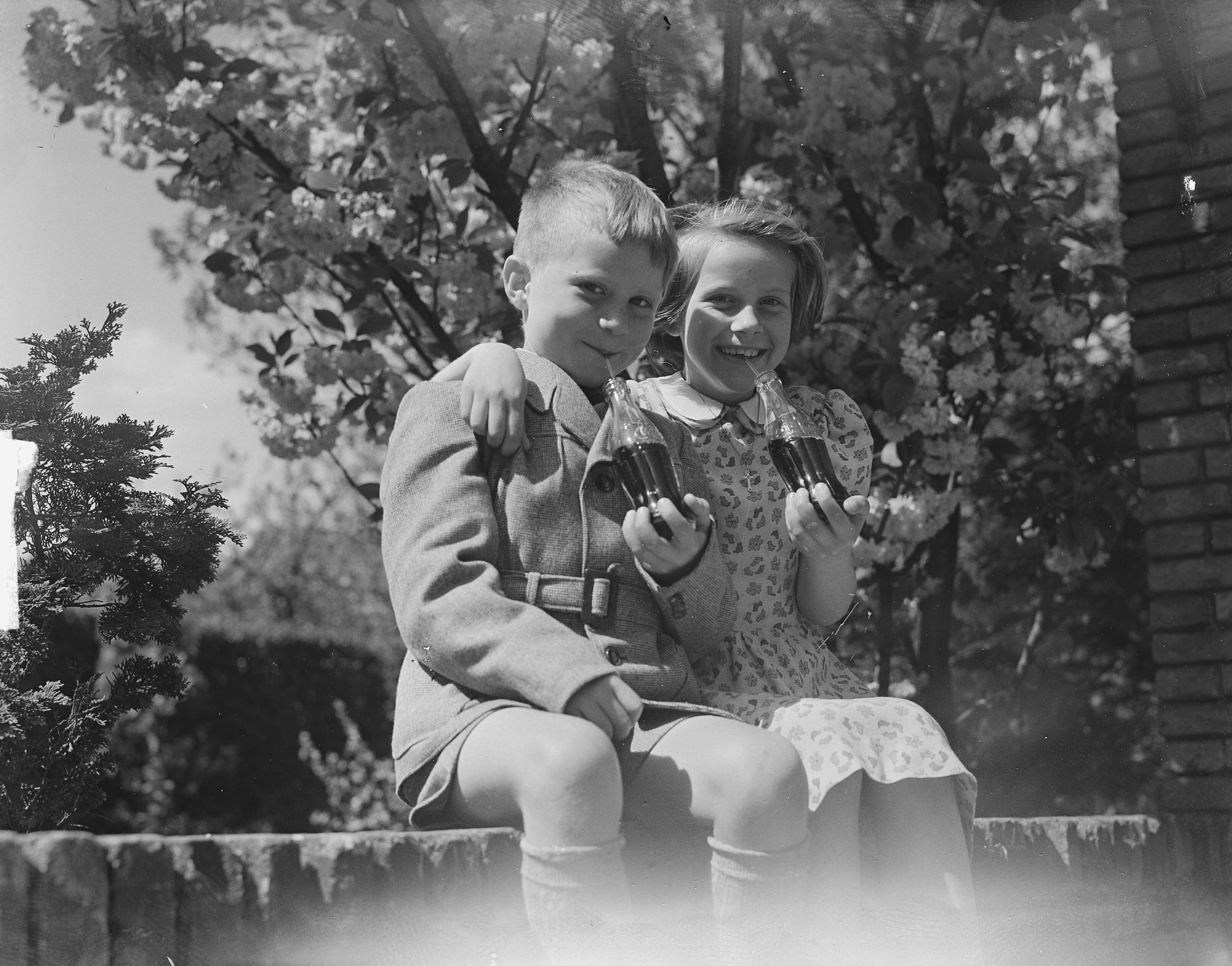 Communiefeest Th. Smulder (Voorburg) — Communiefeest Heer Th. Smulders (Voorburg) — Foto: Bilsen, Joop van / Anefo. Licentie: Set B: Rechtenvrij / Publiek Domein. Bron: Nationaal Archief. http://hdl.handle.net/10648/a8e9fb96-d0b4-102d-bcf8-003048976d84